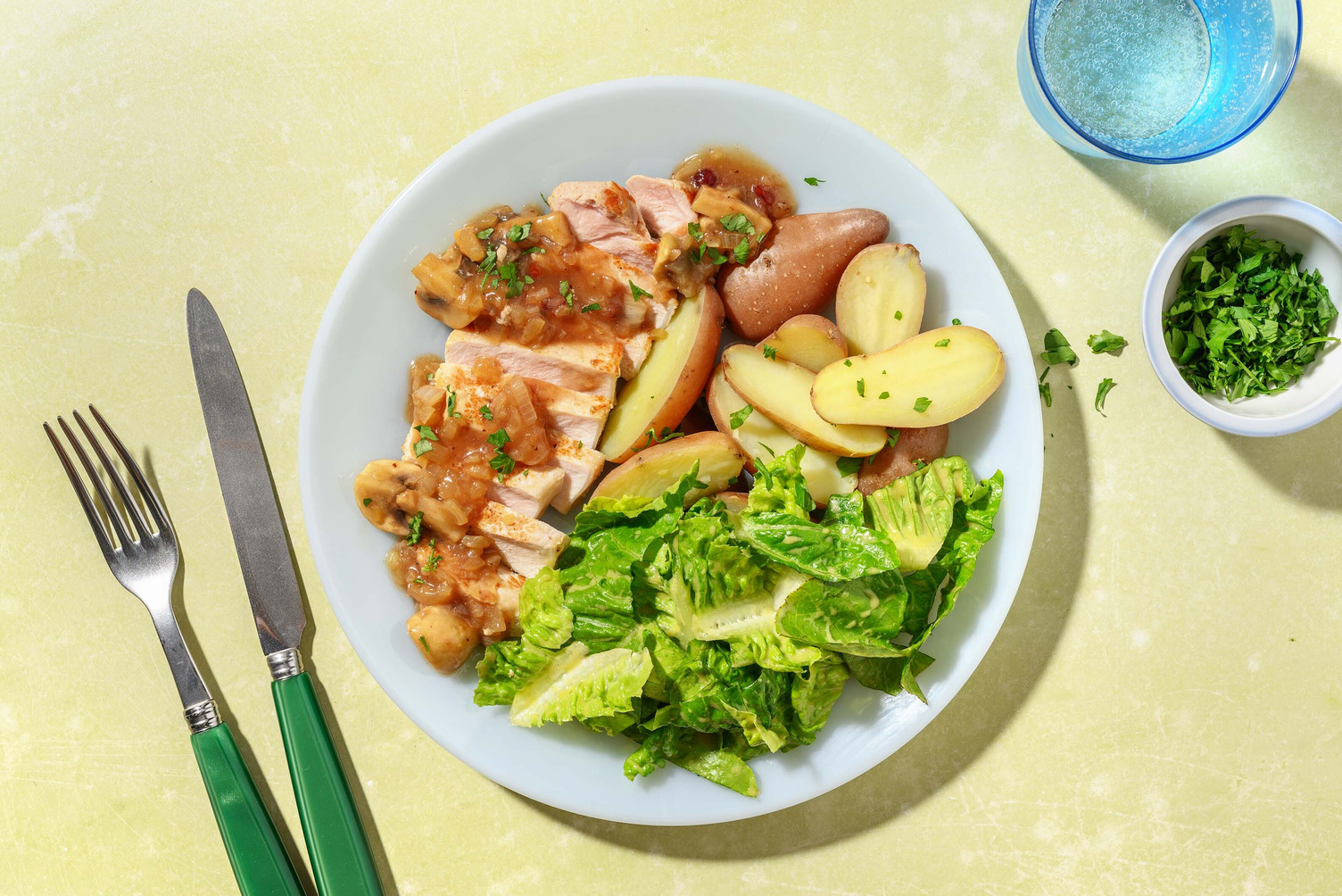 Schweinsnierstück in Wildpreiselbeer-Sauce