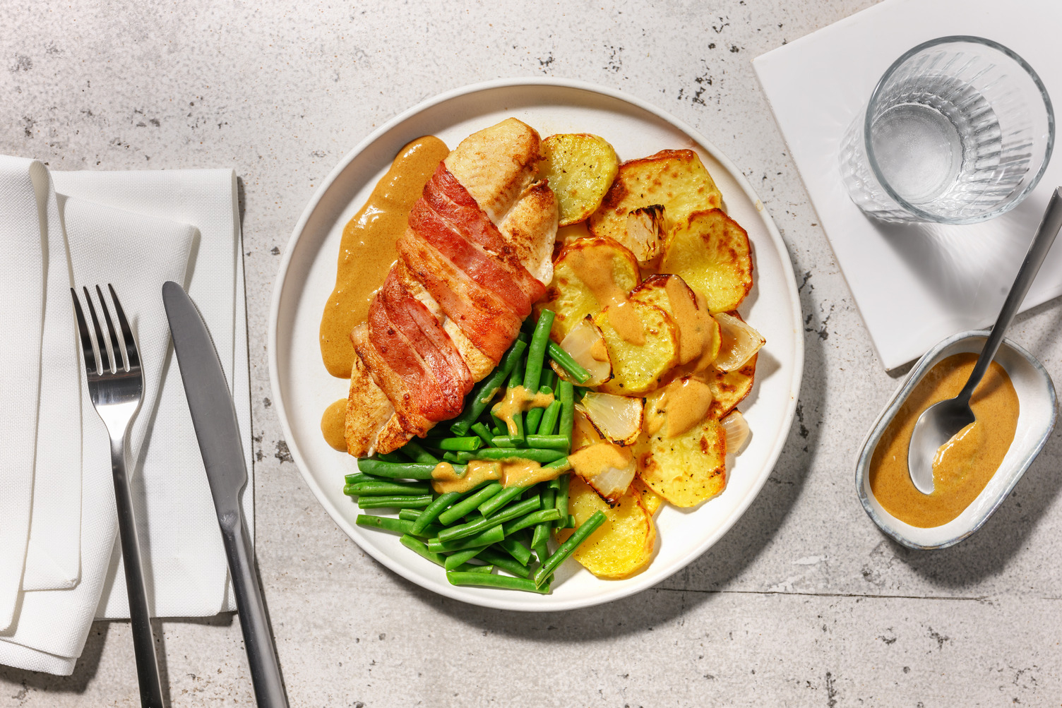 Lieu en habit de lard & haricots verts