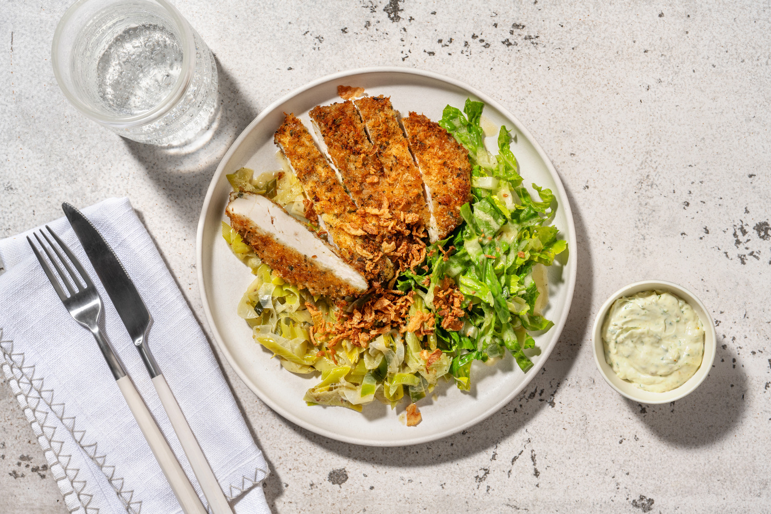 Poulet Label rouge pané à la provençale & sauce ravigote