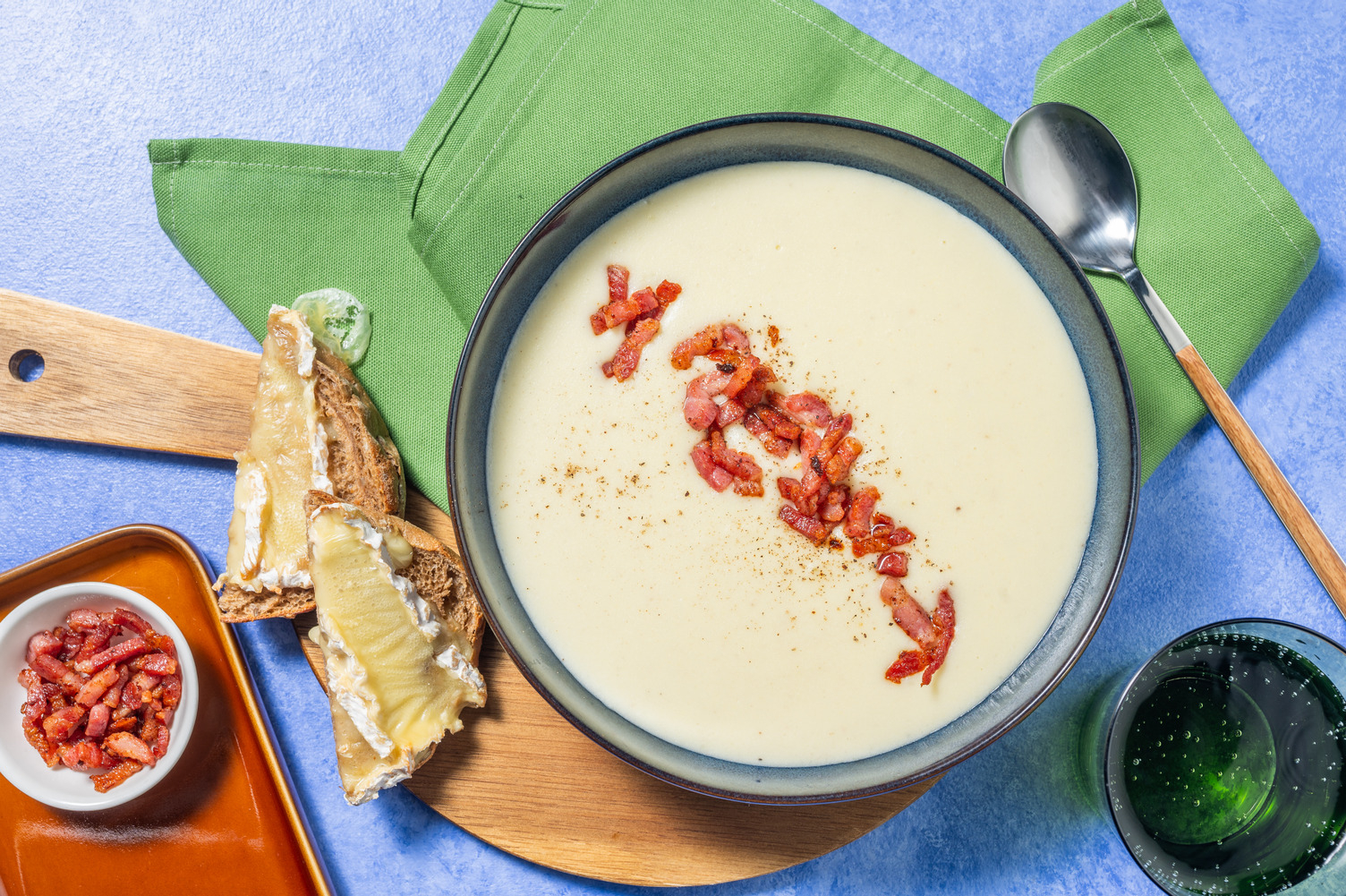 Velouté de topinambour & lardons poêlés