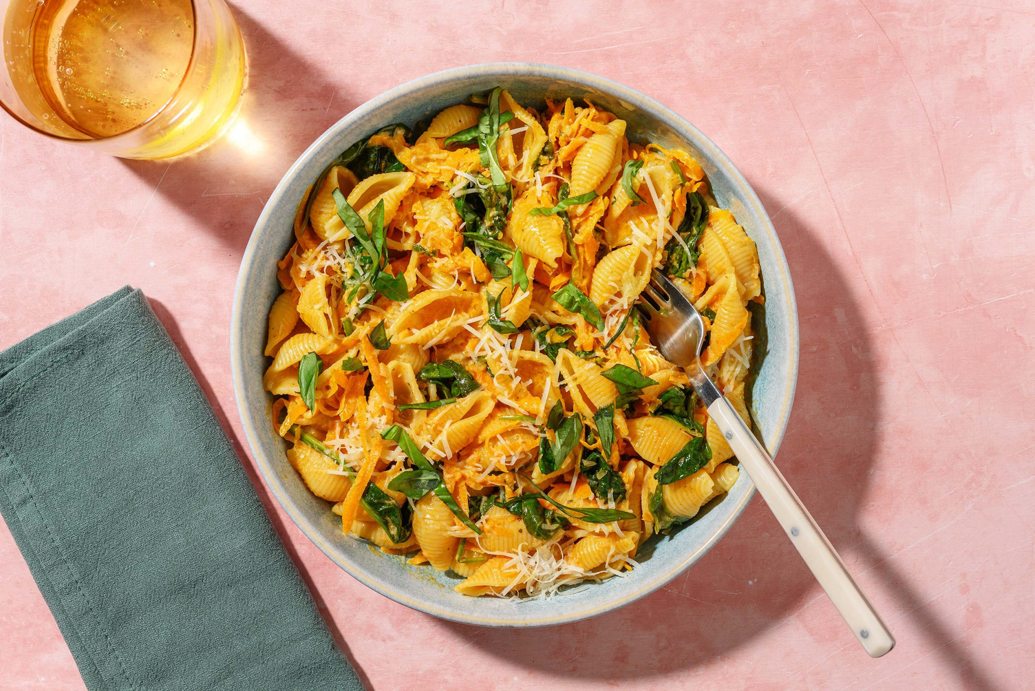 One-Pot-Conchiglie in Pesto-Creme-Soße