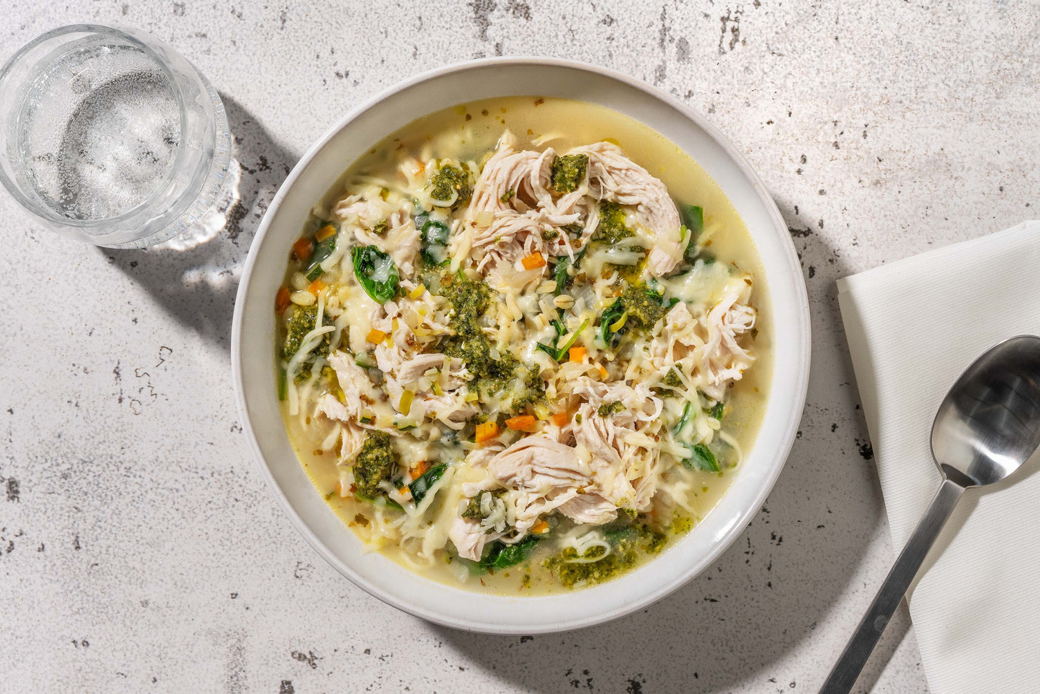 Soupe à l'italienne au poulet poché