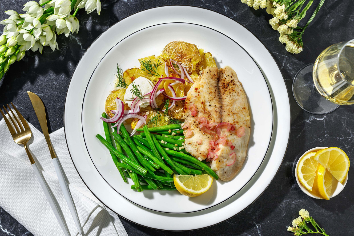 Stekt havsabborre och citronsås