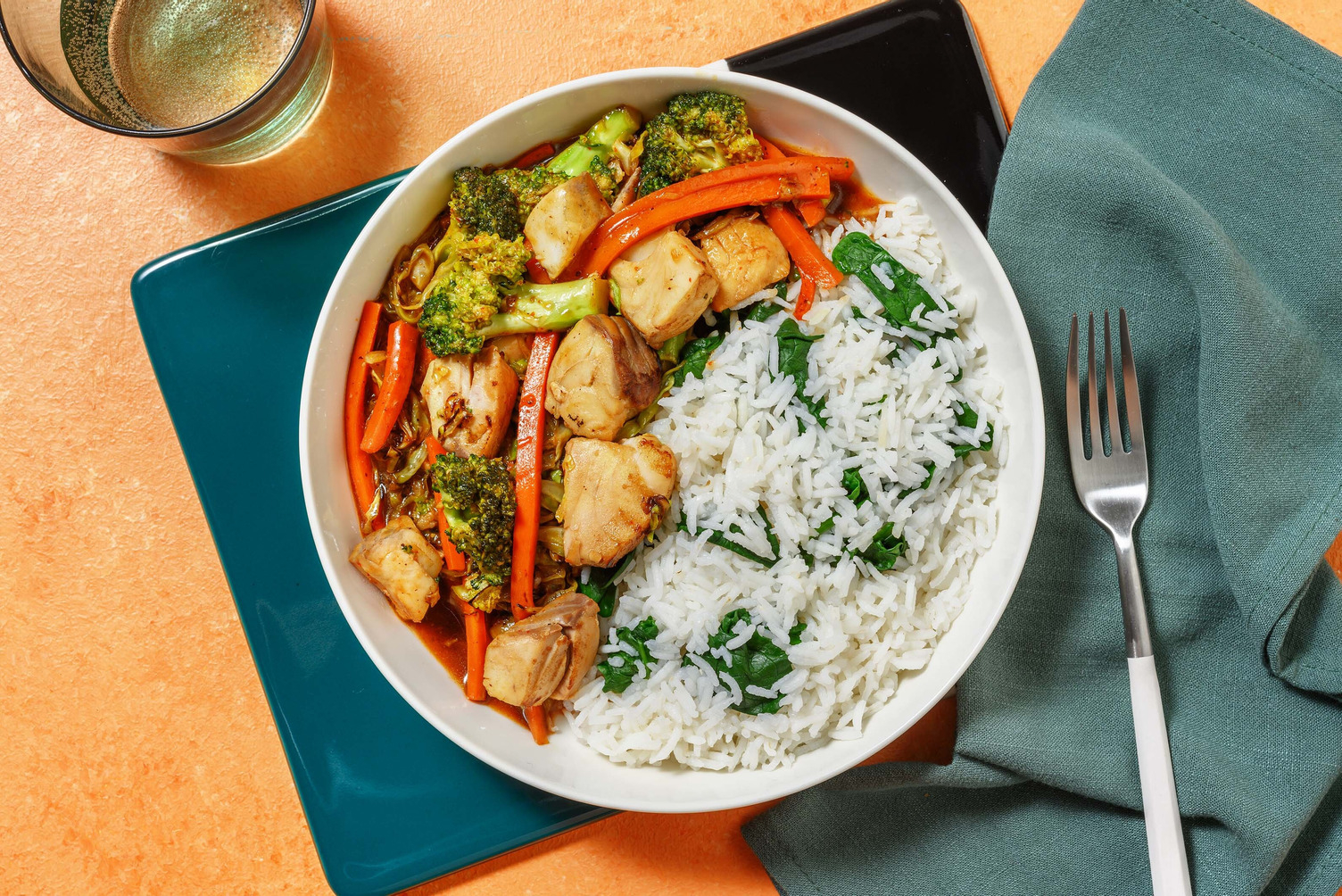 Schneller Teriyaki Fischfilet auf Spinat-Reis