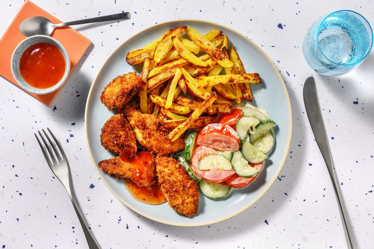 Nuggets de poulet maison et frites au four