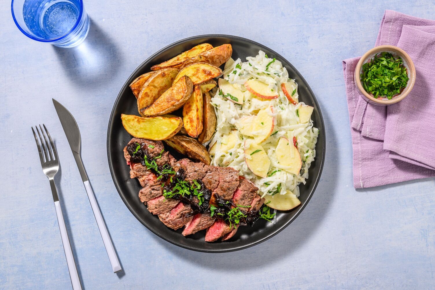 Rindshuftsteak mit Kohlrabi-Apfel Salat