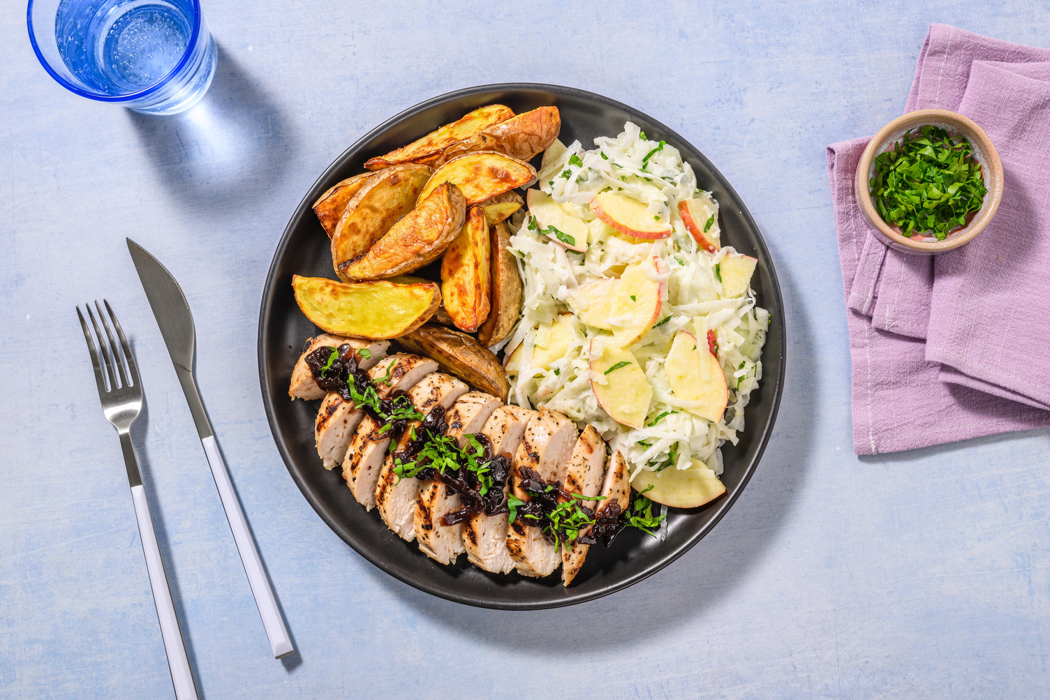 Poulet & salade de chou-rave à la pomme