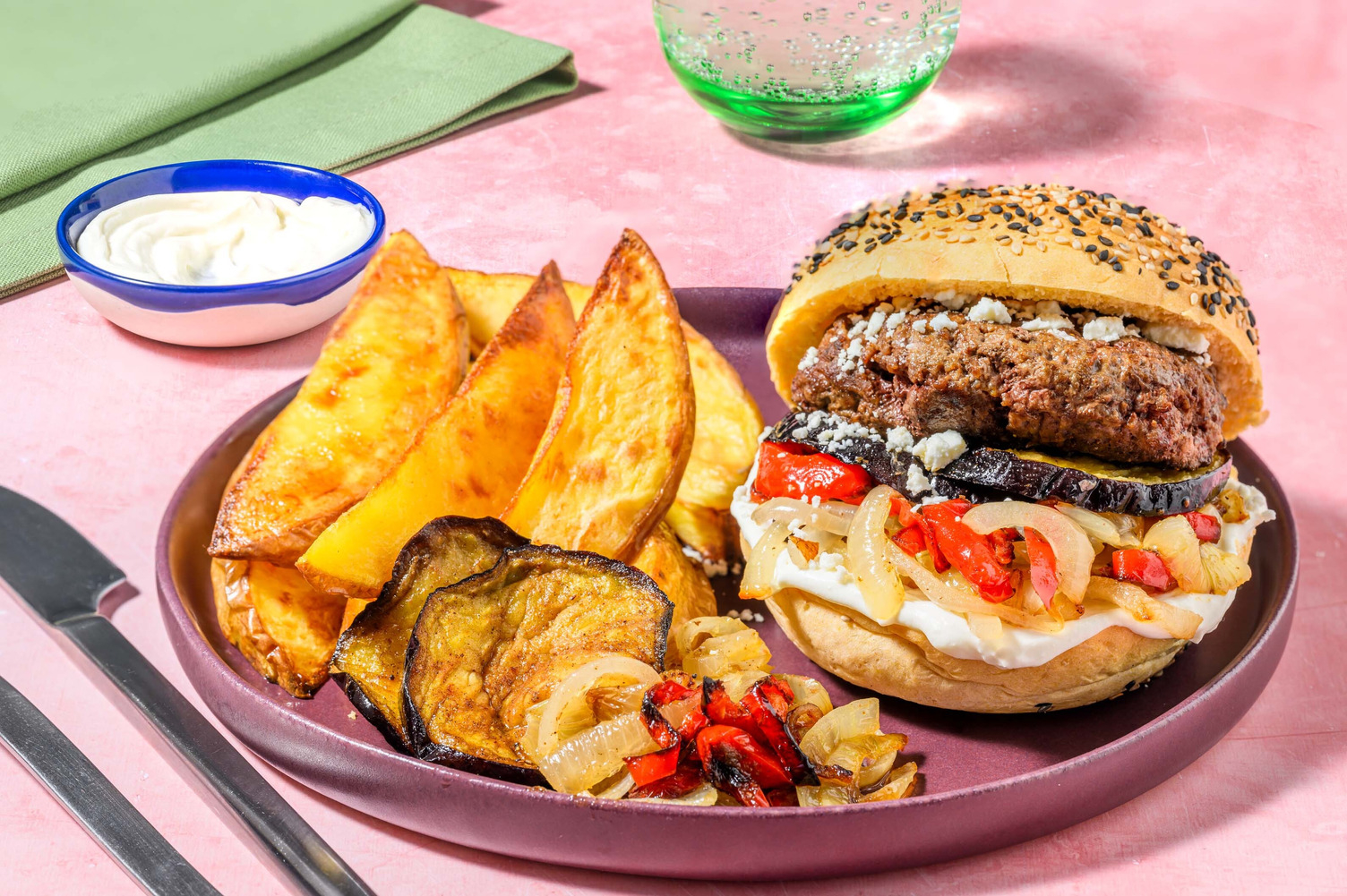 Burger à l'orientale au lebné et aubergine