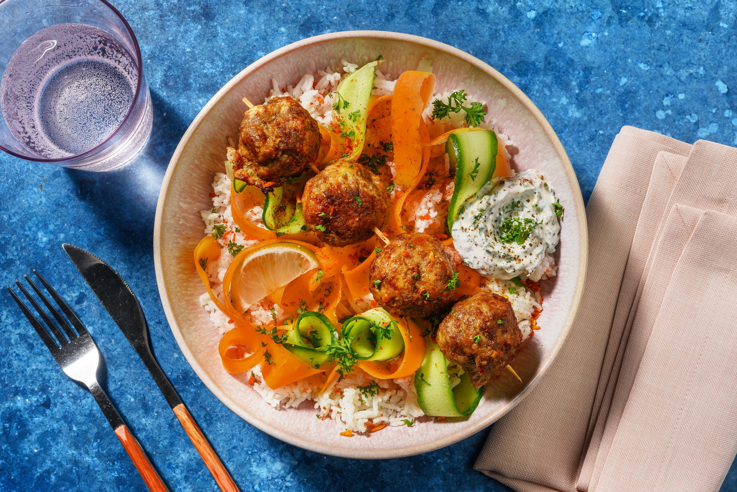 Brochettes de poulet & porc et riz au lait de coco 