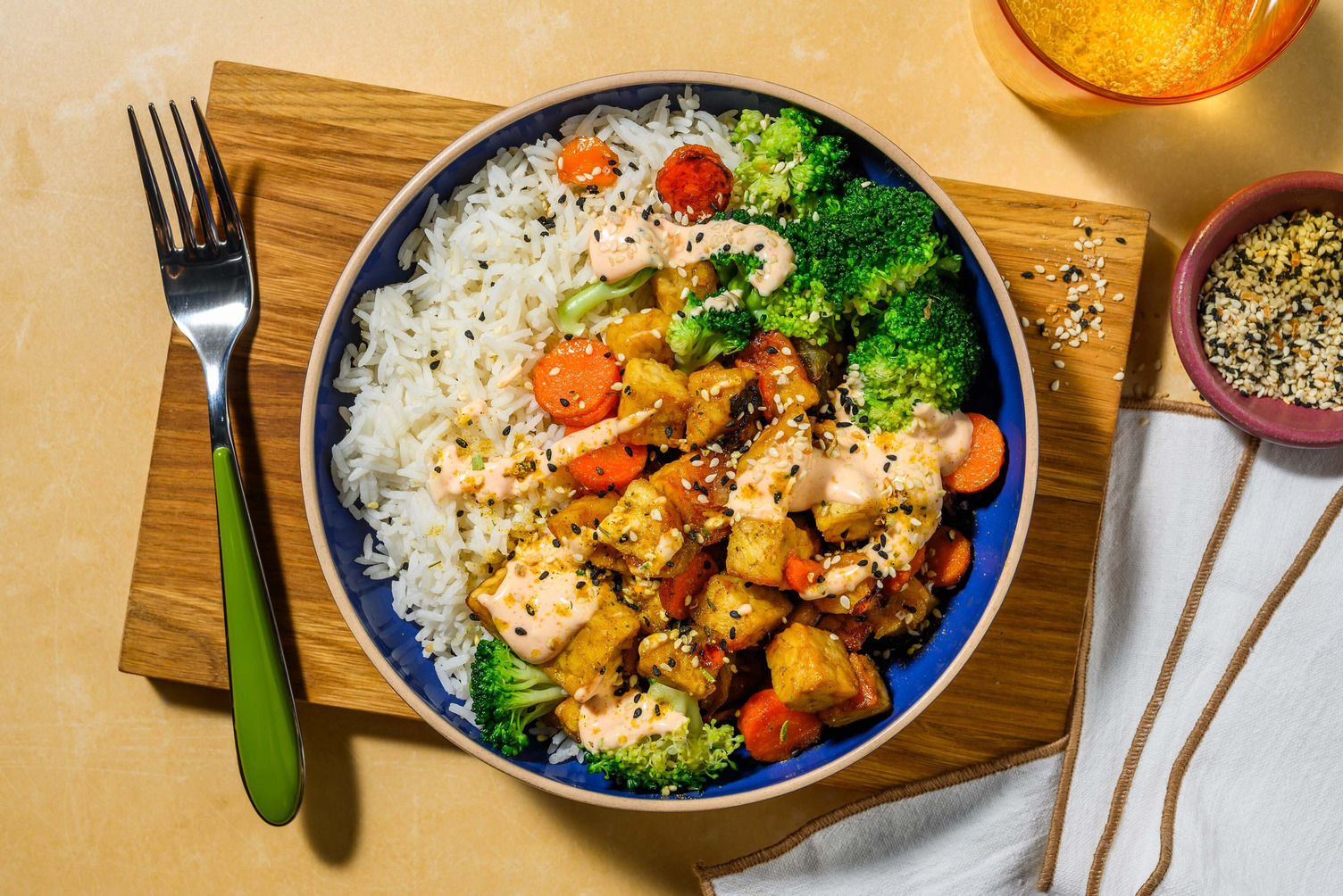 Honey-Glazed Tempeh with Sriracha Mayo
