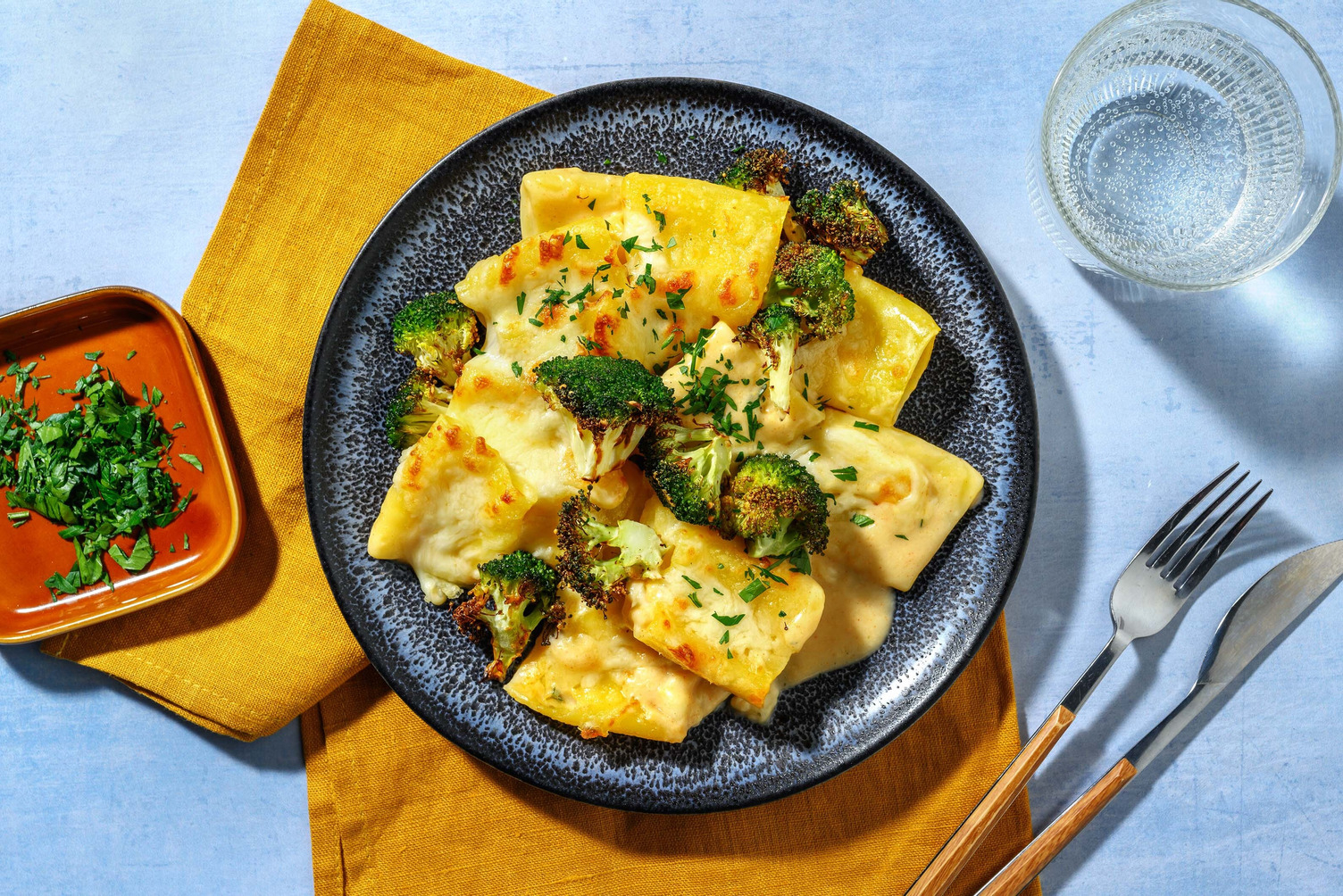 Käsig-cremiger Paccheri-Auflauf