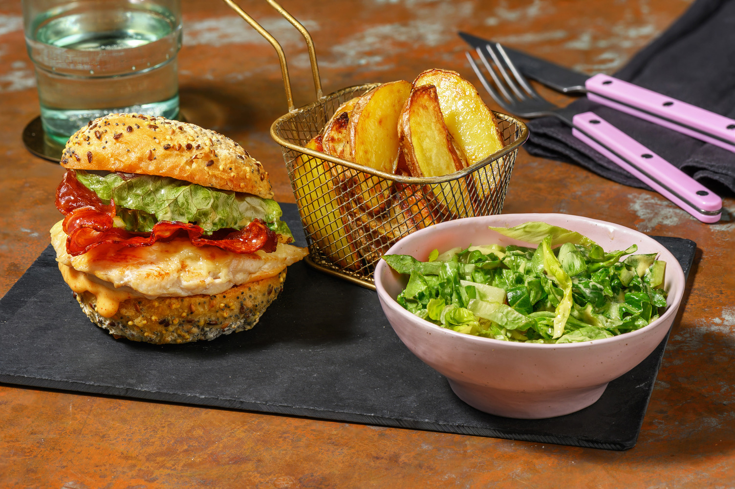 Le Country Burger poulet-bacon & cheddar 