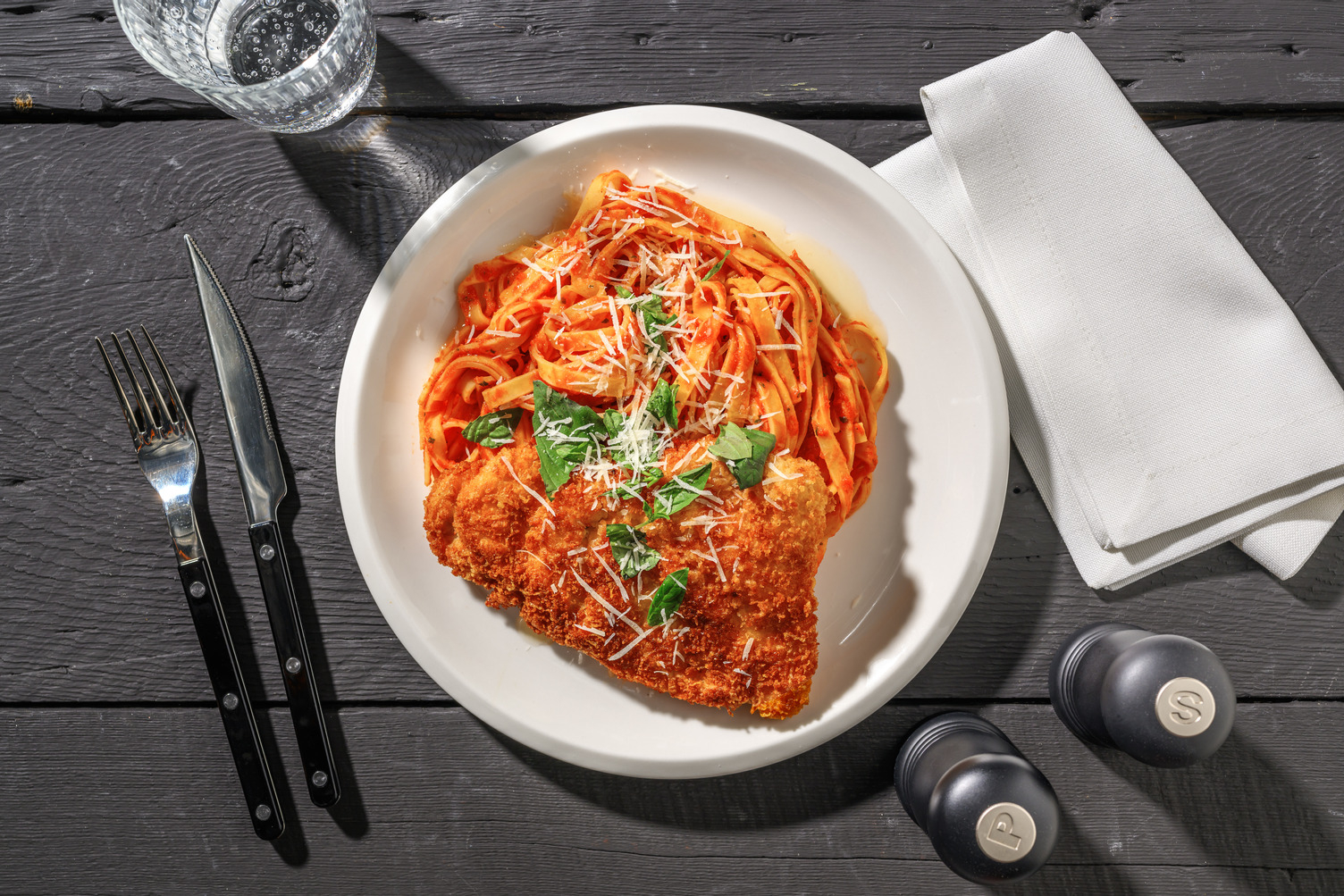 Poulet croustillant parmigiana & tagliatelle