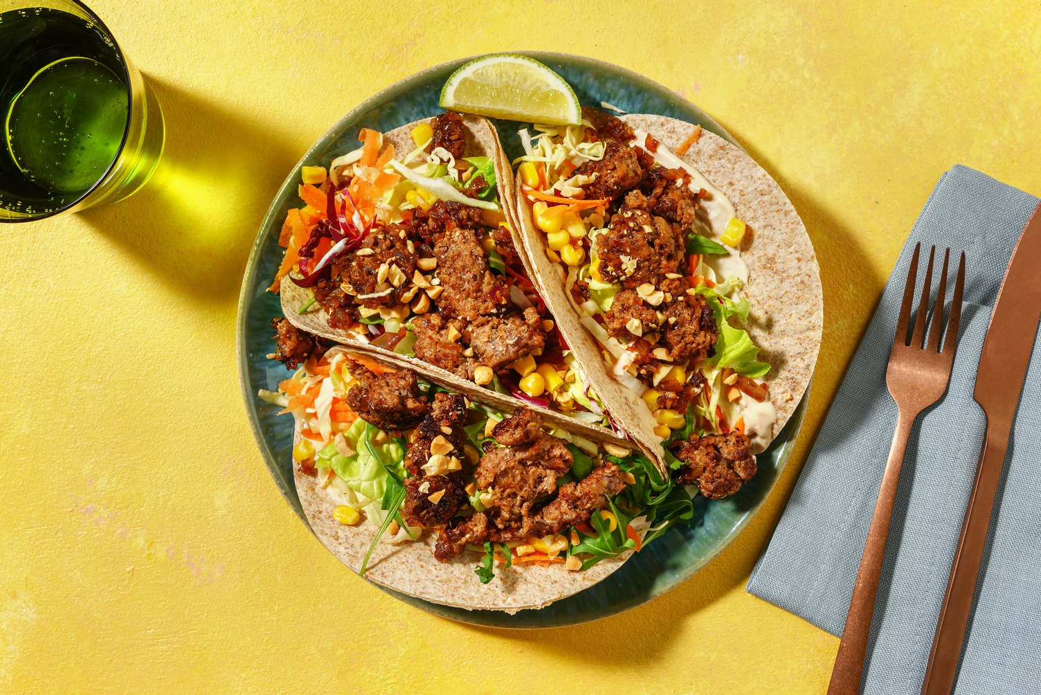 Tortillas au blé complet au bœuf haché et salade croquante