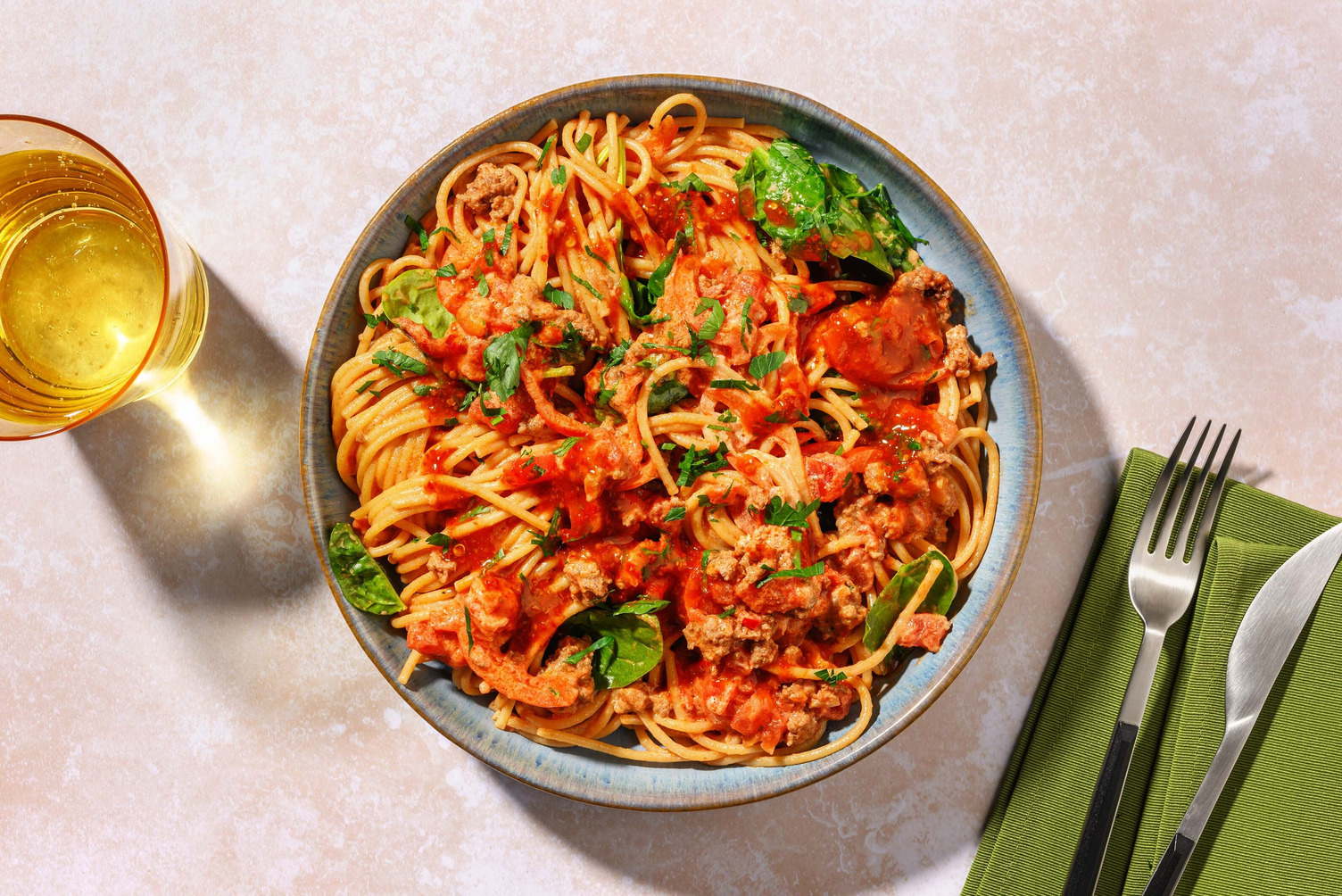 Romige spaghetti met rundergehakt en harissa