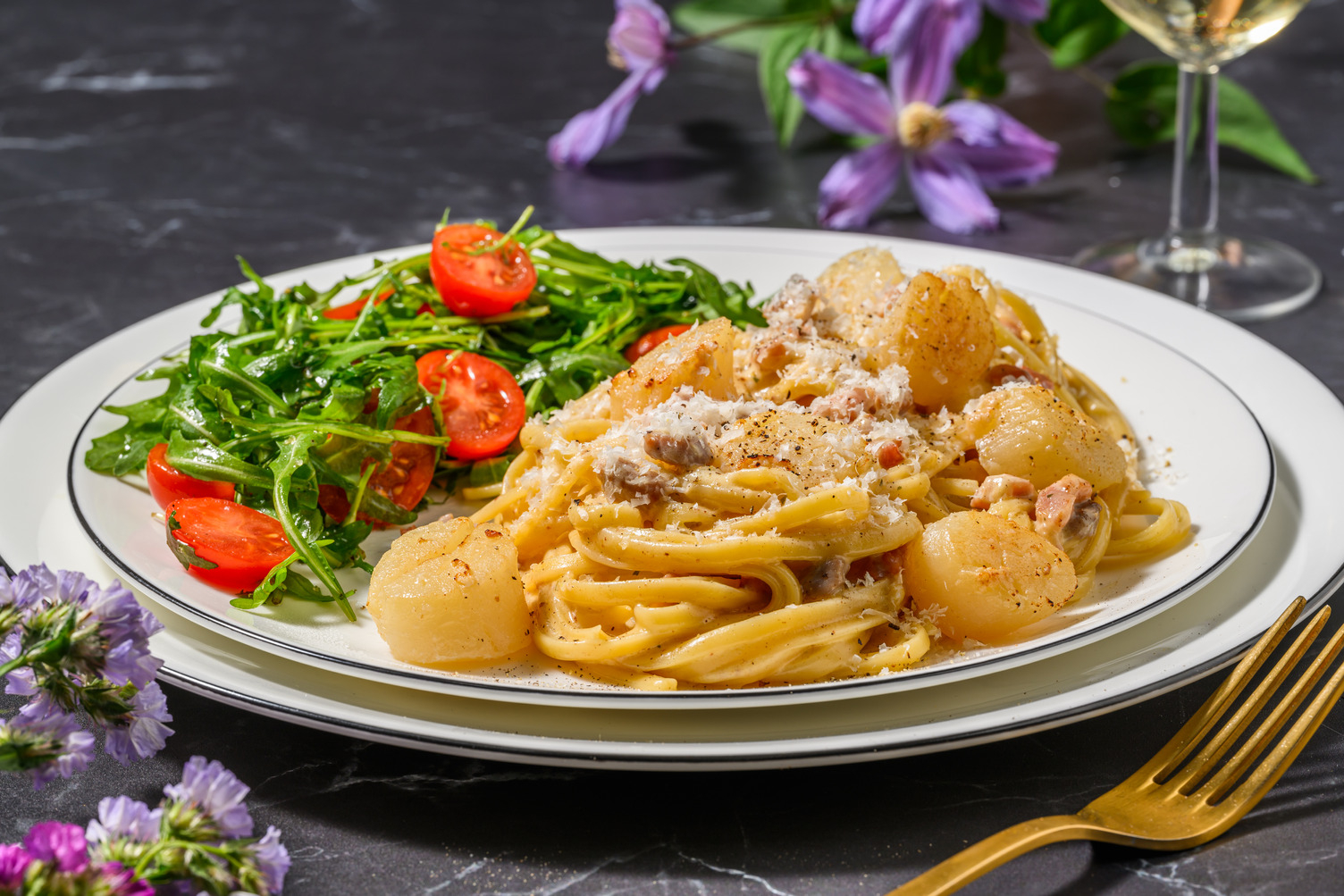 Seared Scallop and Creamy Bacon Linguine