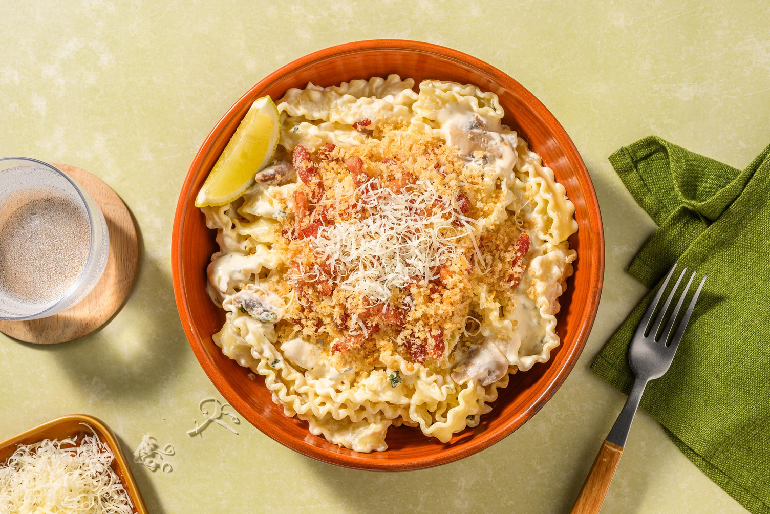 Mafaldine crémeuses garnies de lardons au panko