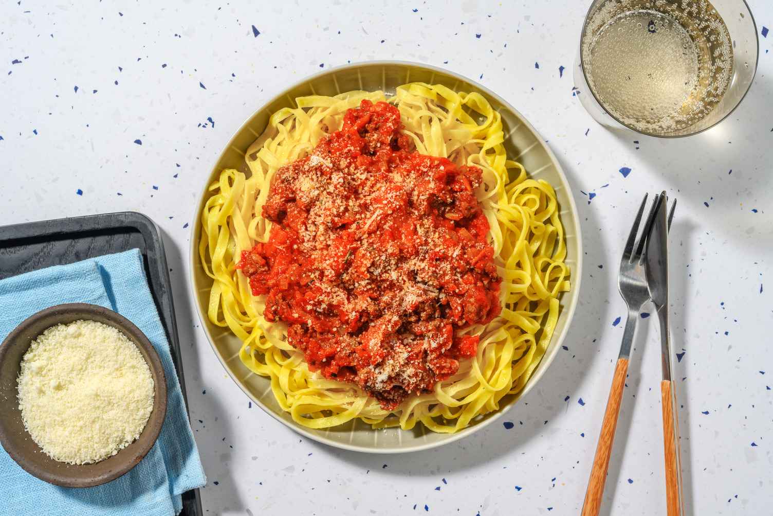 Pasta Bolognese mit doppelt Weiderindhack