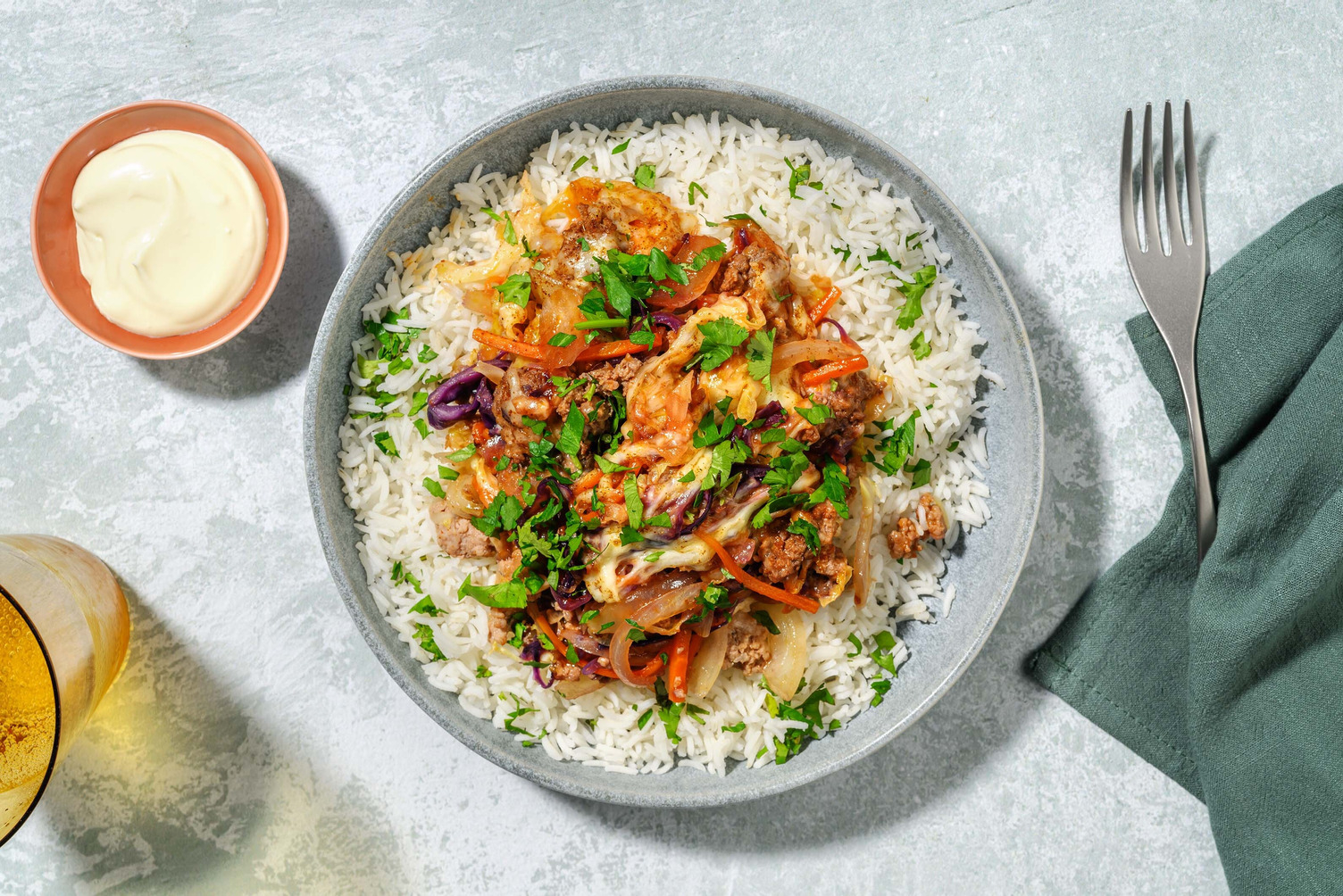 Tex-Mex-Style Hackpfanne auf Kräuterreis