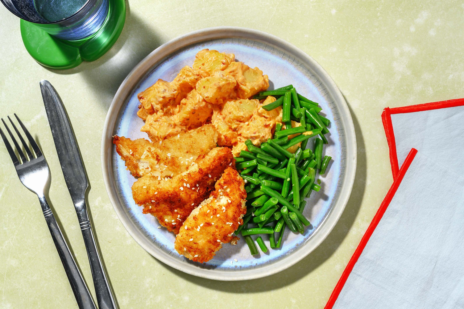 Gepaneerde sesamkip met pittige sperziebonen