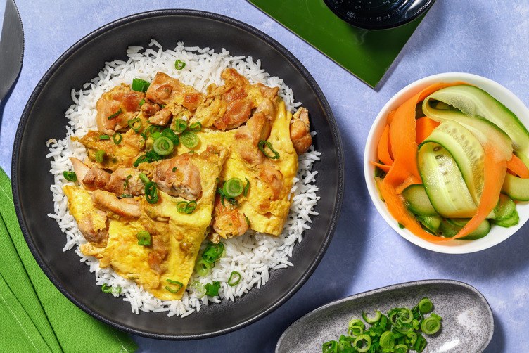 Oyakodon donburi met teriyaki-kipomelet