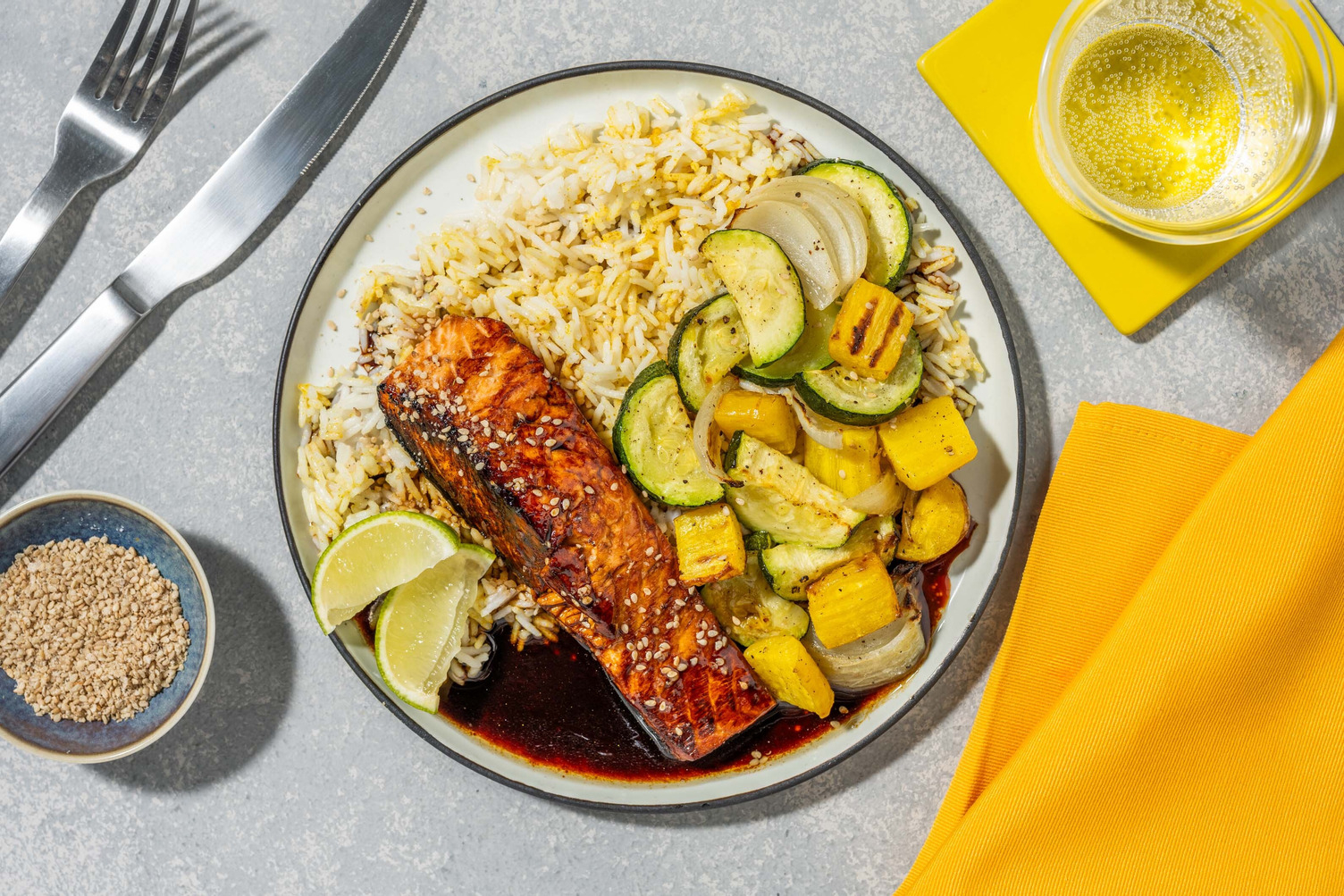Zalm in hoisinsaus met ovenrijst