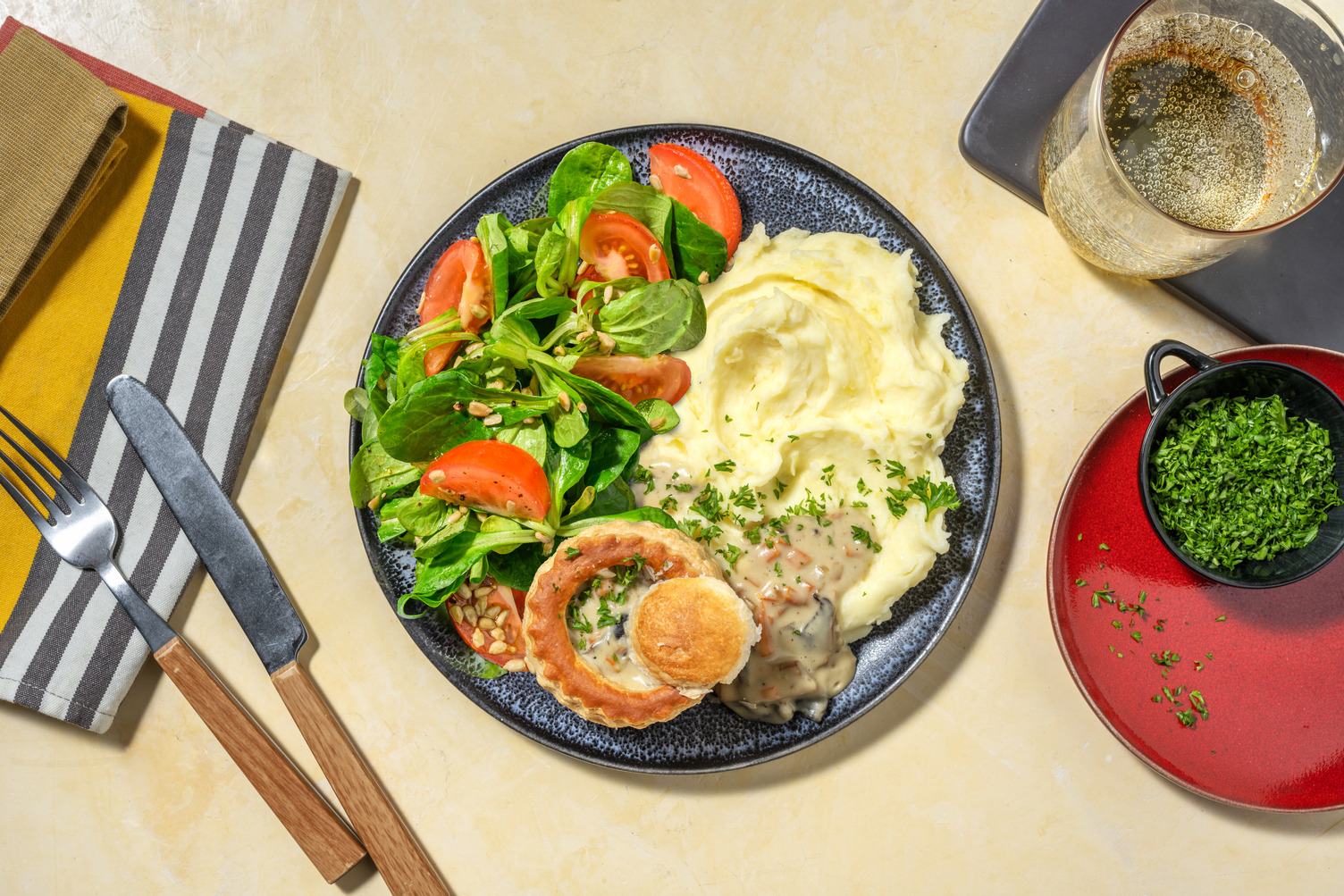Plantaardige vol-au-vent met romige champignon
