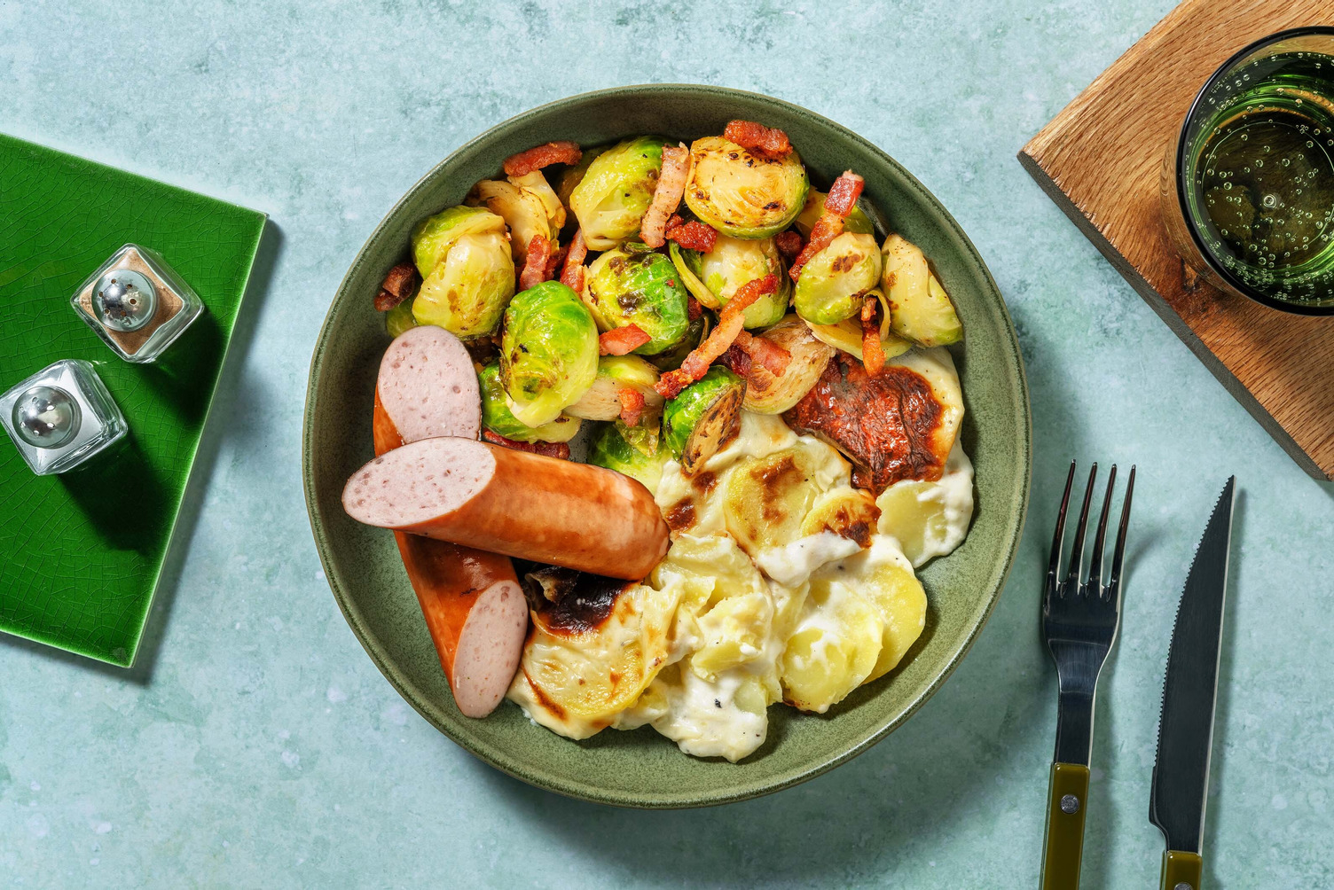 Saucisse fumée et gratin de pommes de terre