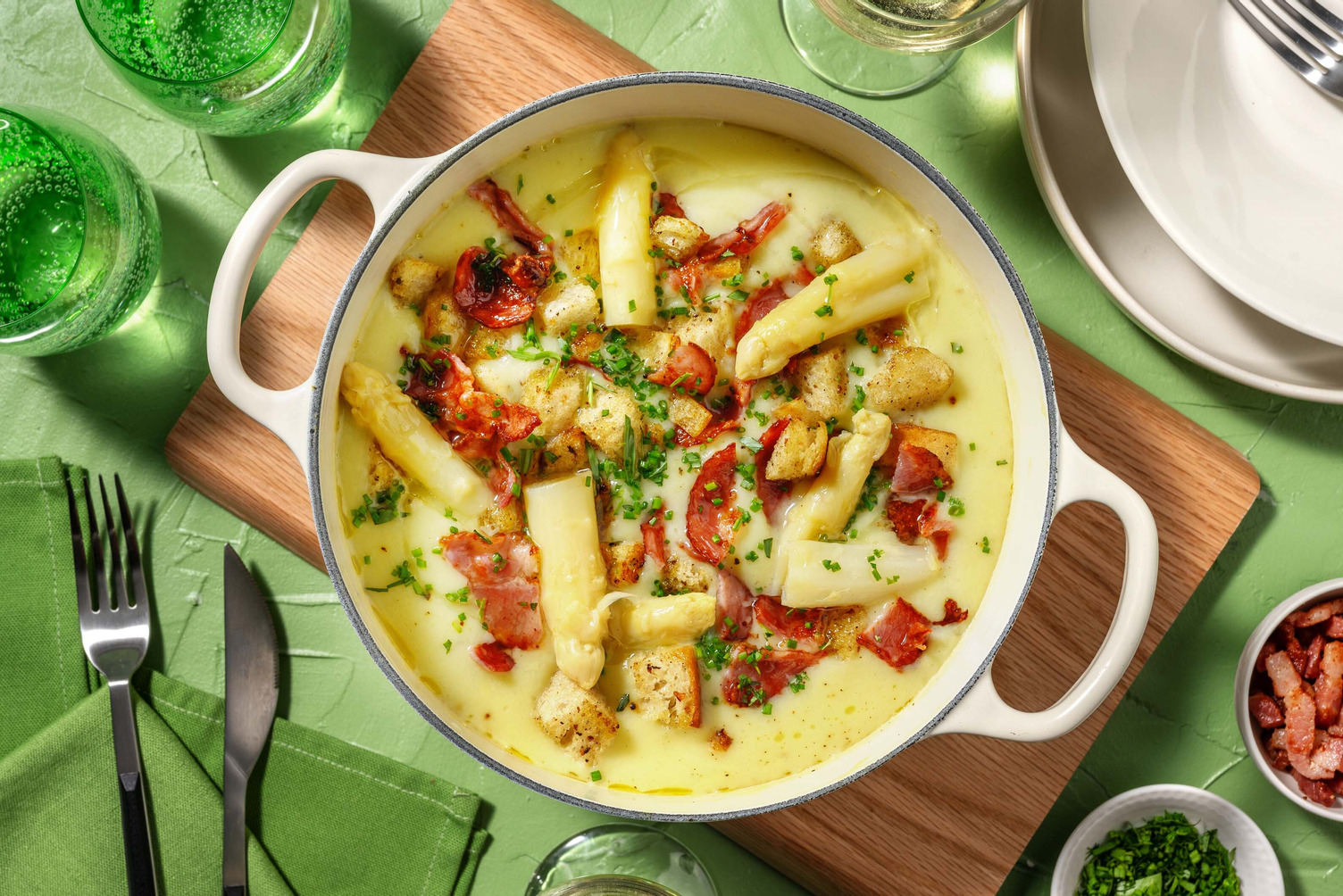 Velouté d'asperges blanches au lard