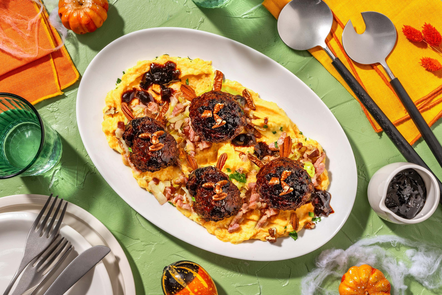 Stoemp hanté de potimarron & poireau avec « boulettes-vampires »