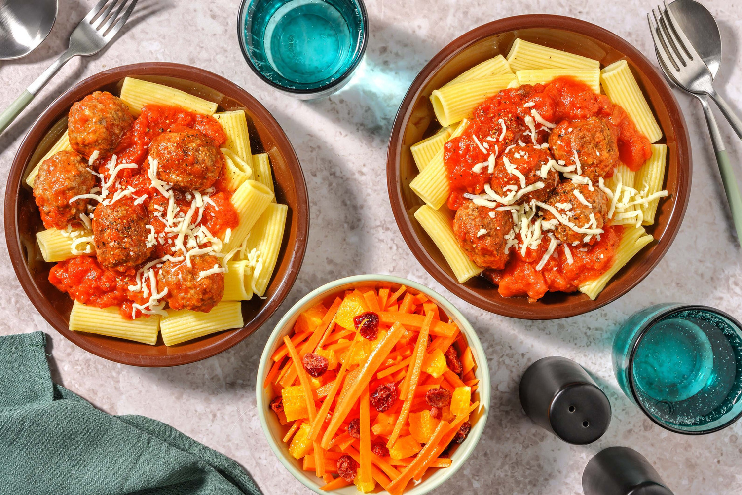 Pasta och köttbullar till kräsna barn