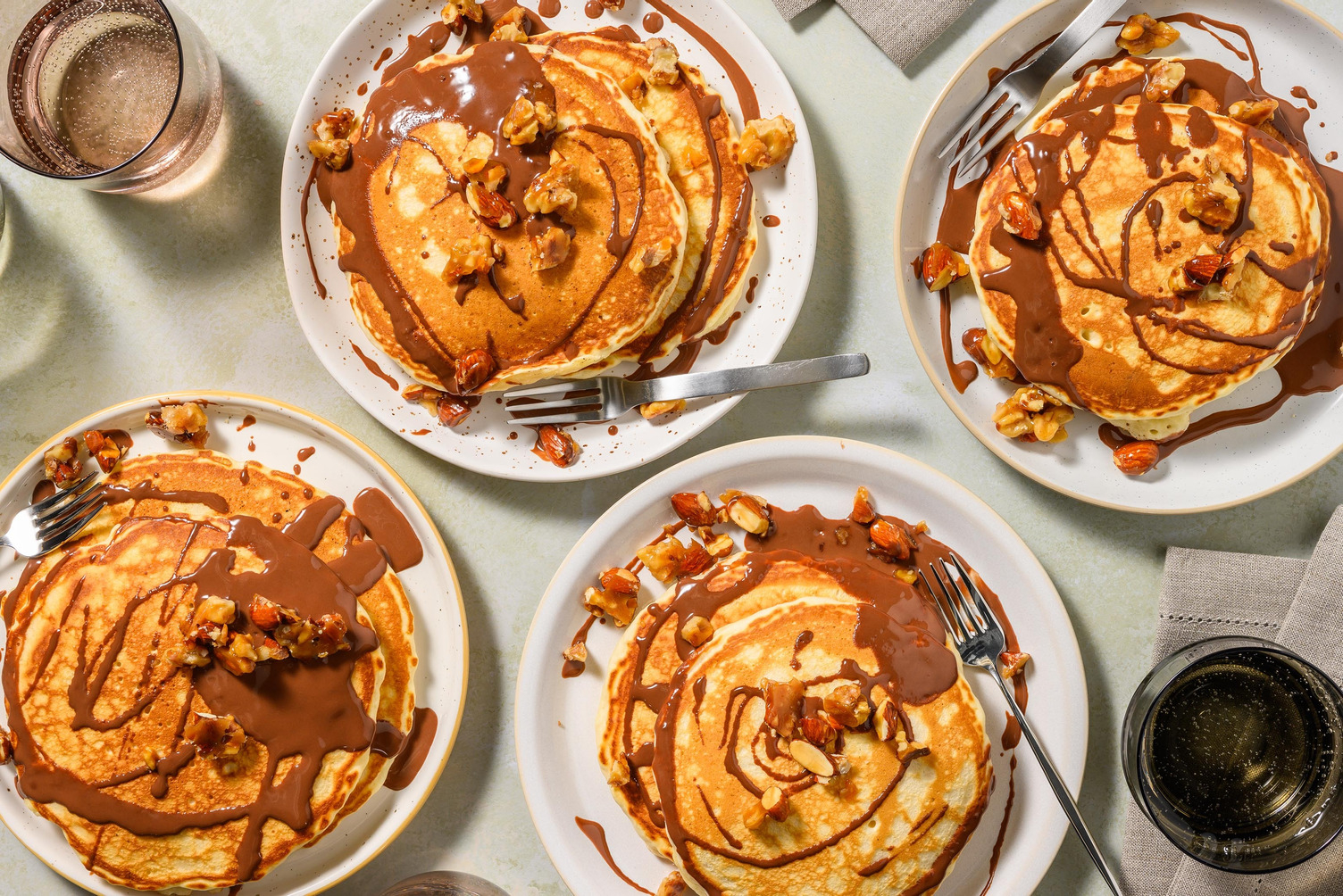 Mjölkchokladtoppade pannkakor