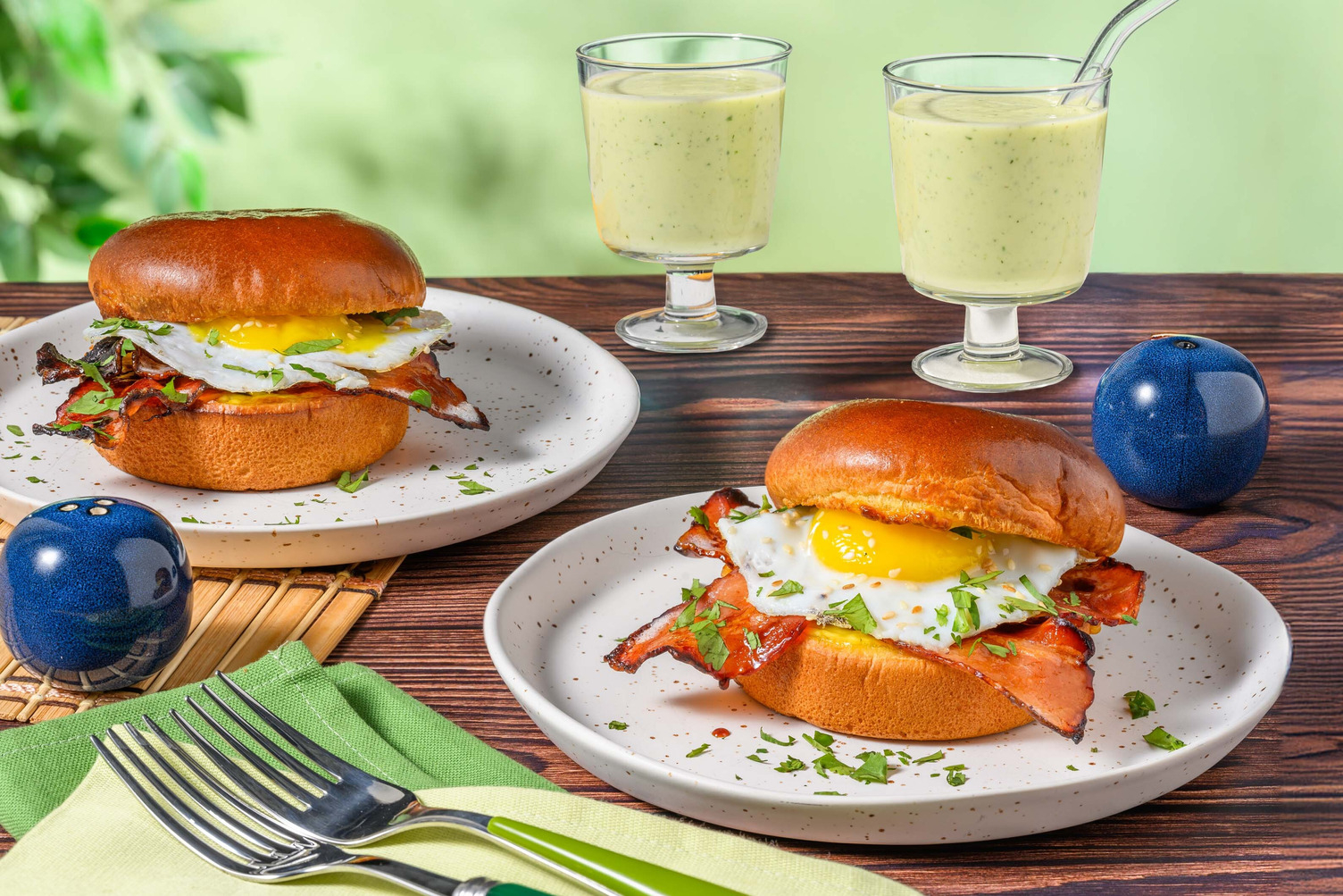 Japanskinspirerad frukostbrioche & grön smoothie