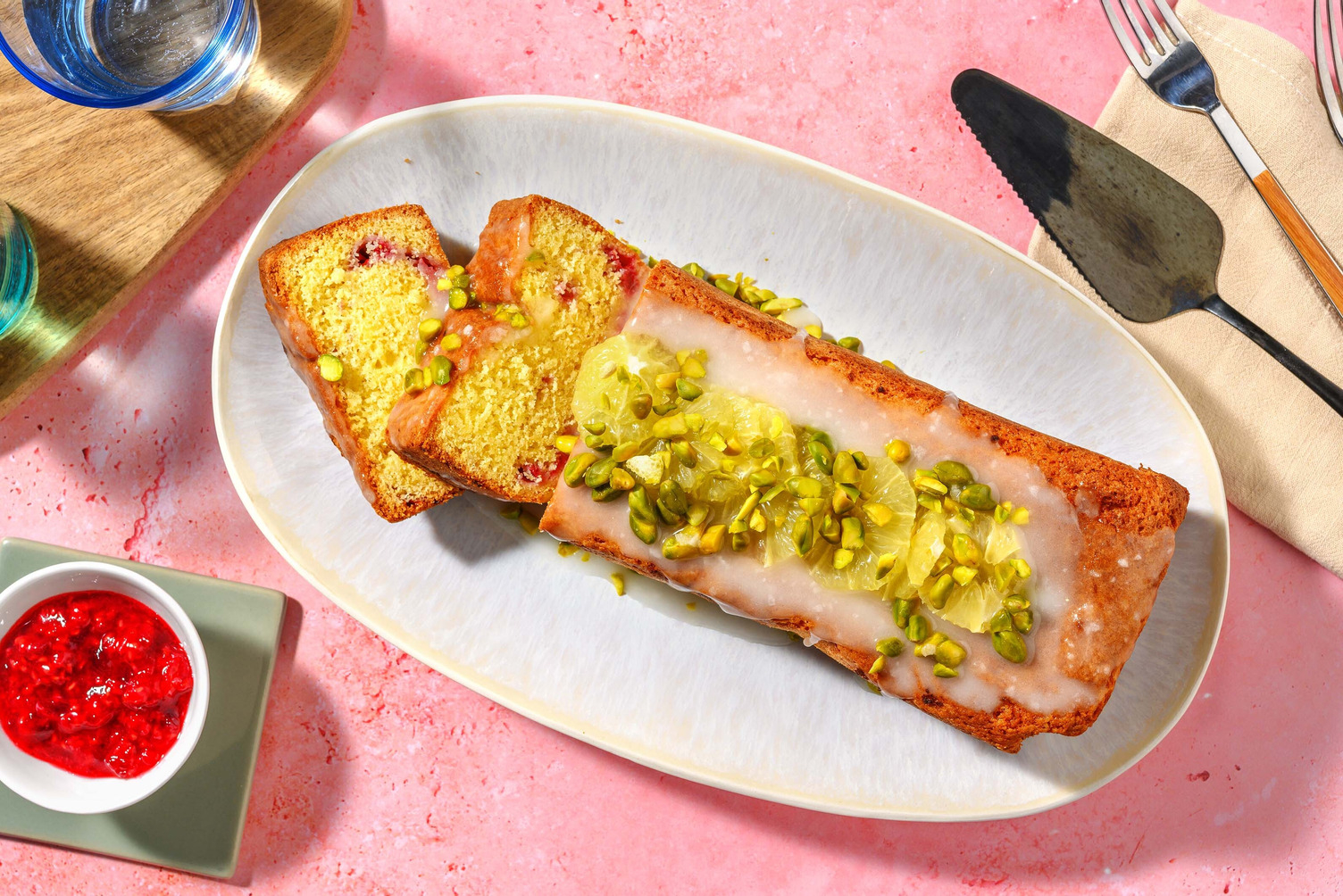 August-fødselsdagskage med hindbær