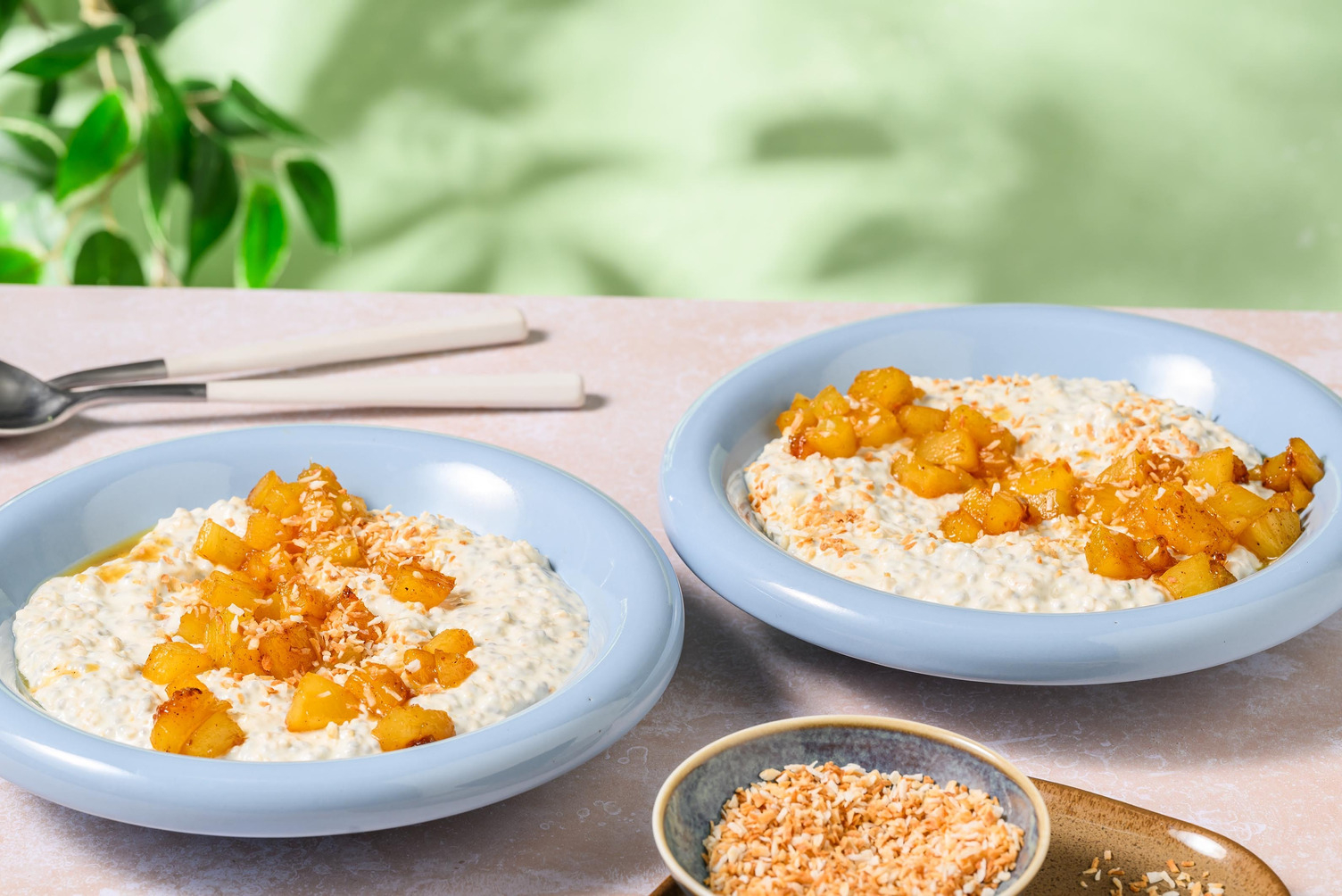 Tropiska overnight oats på chiafrön