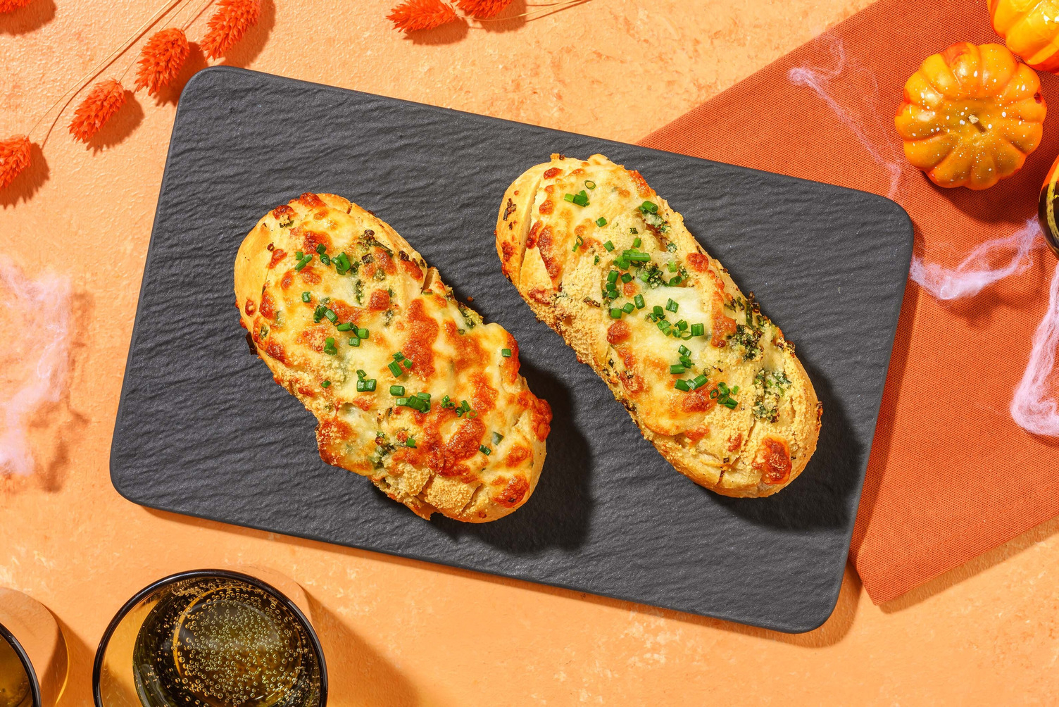 Ostede hvidløgsbrød til vampyrjægere