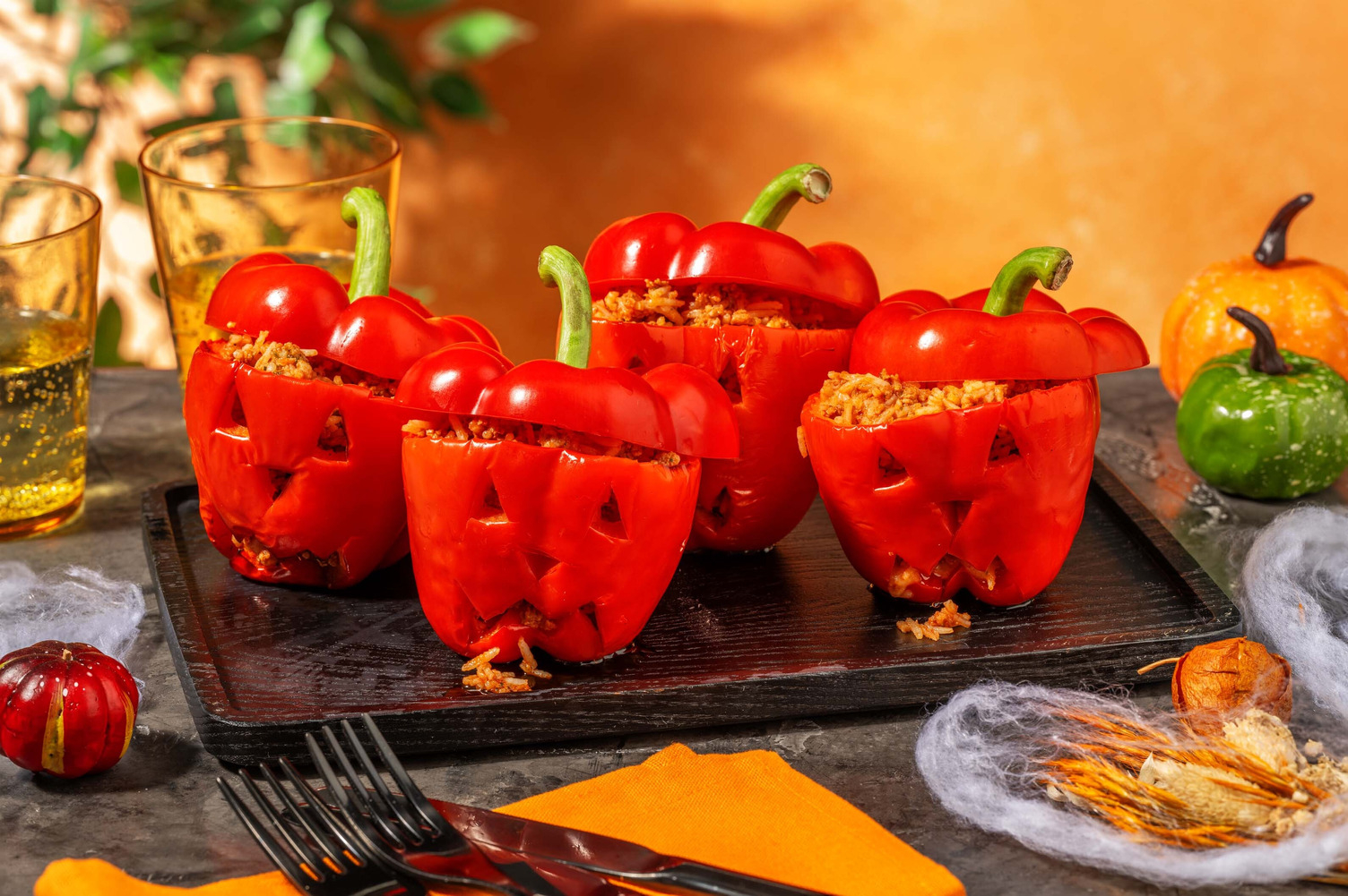 Griezelige gevulde pepers