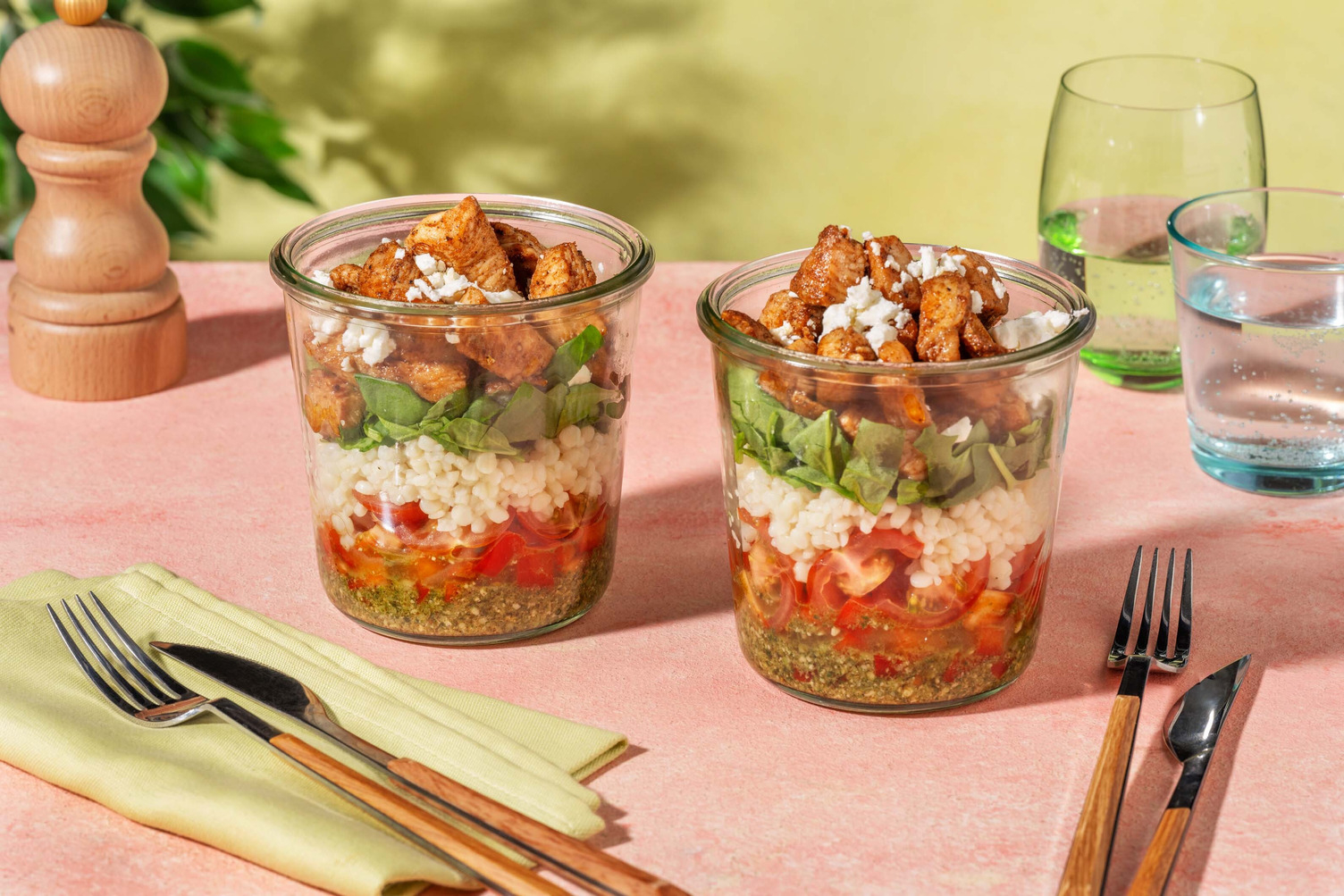 Salade met kip en pestodressing