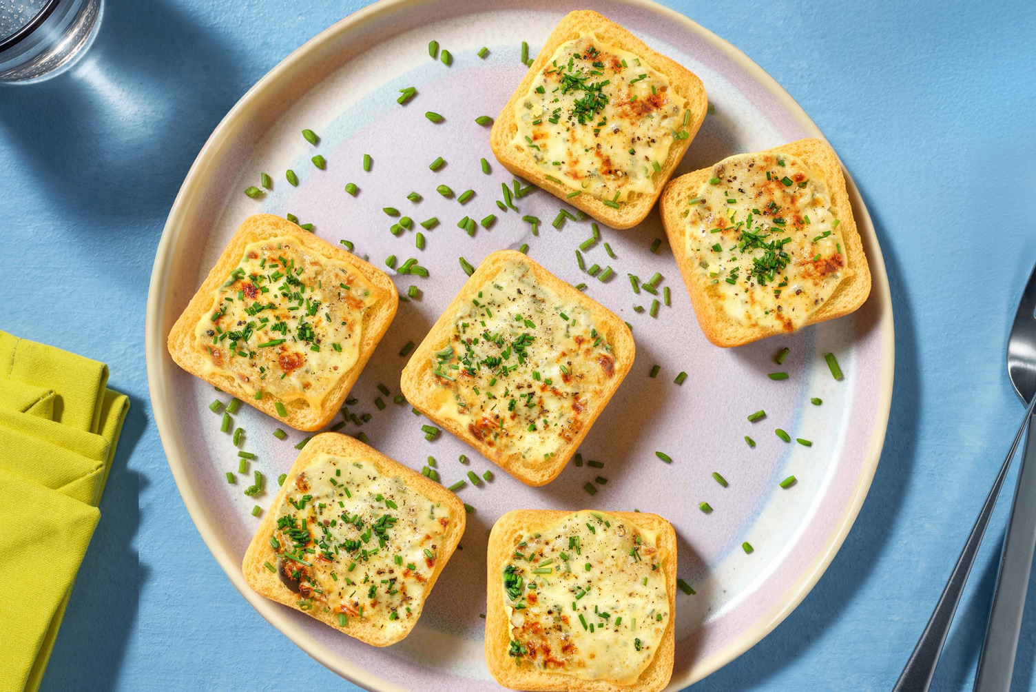Extra Cheesy Herby Garlic Bread