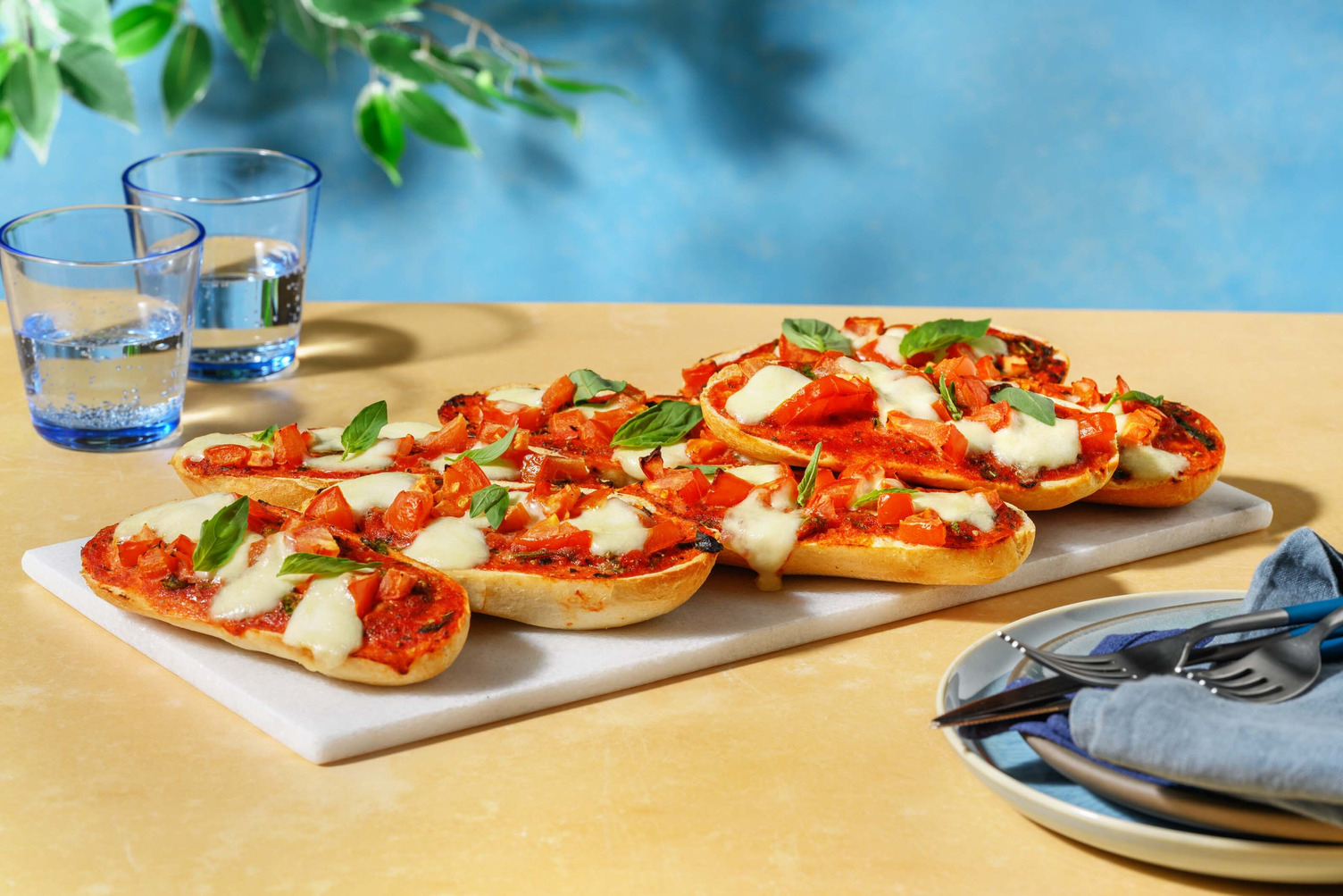 Tomaat-mozzarellabrood uit de oven en extra