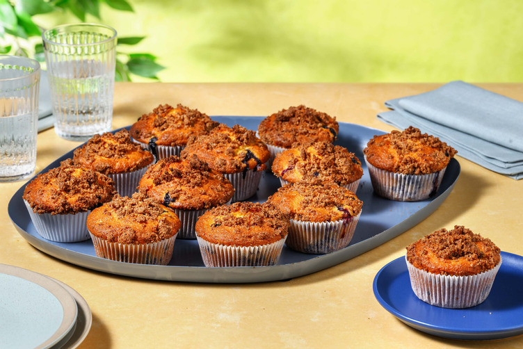 Zelfgemaakte muffins met blauwe bessen