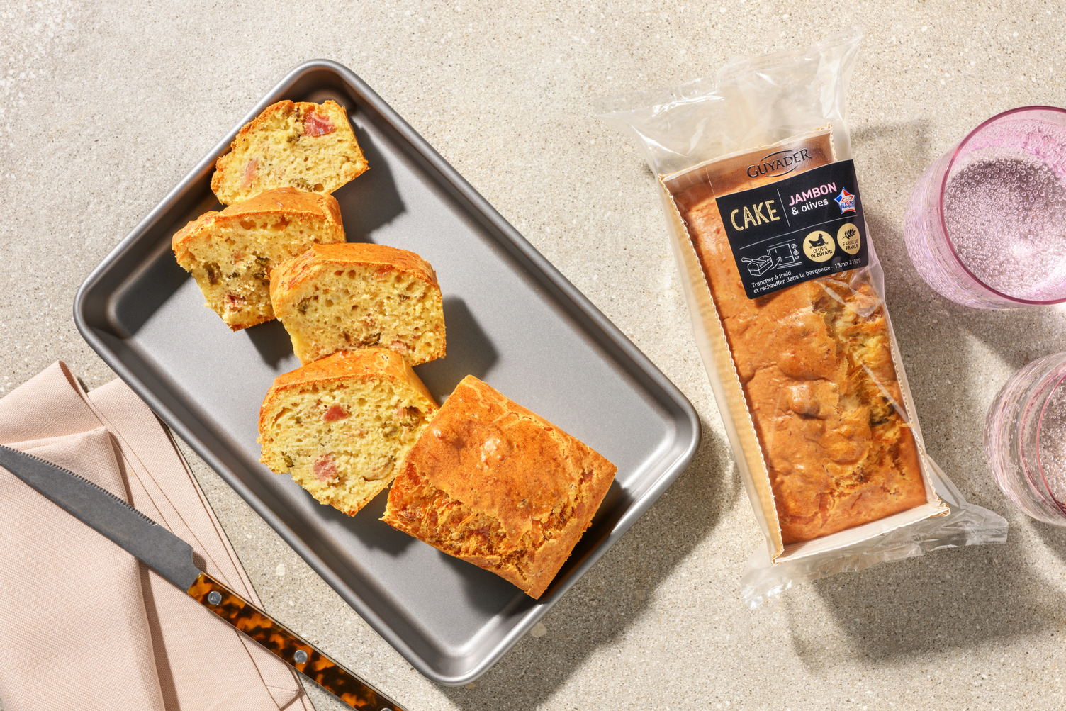 Cake jambon, emmental & olive