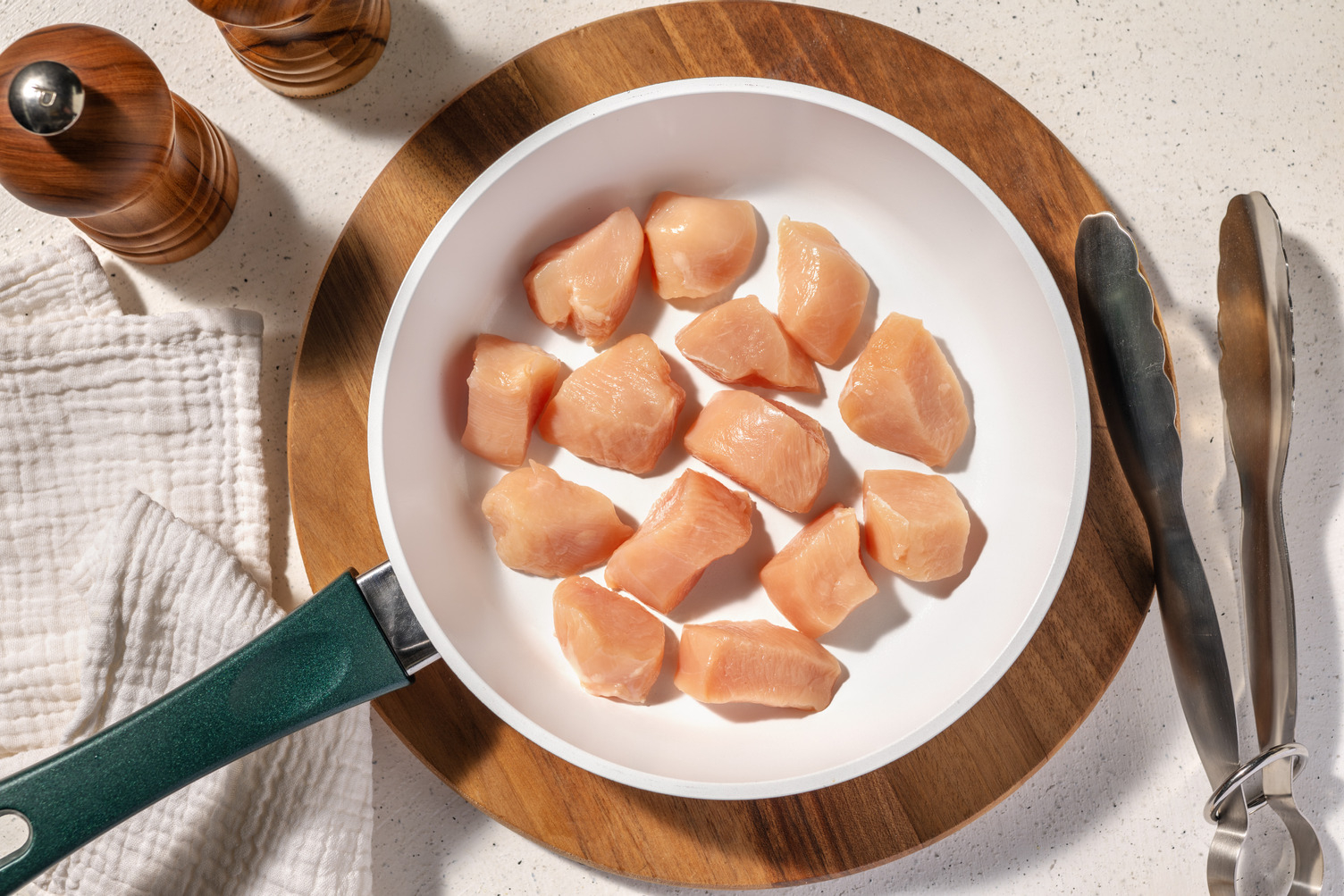 Dés de filets de poulet en extra