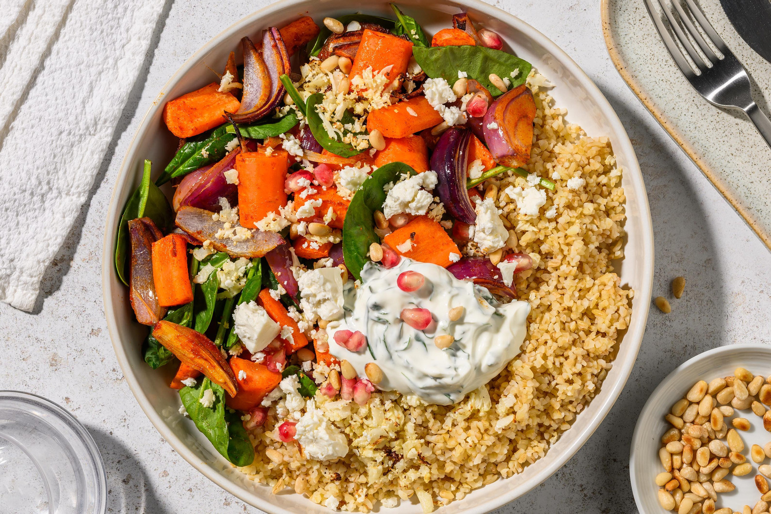 Vintrig bulgurbowl och rostade grönsaker