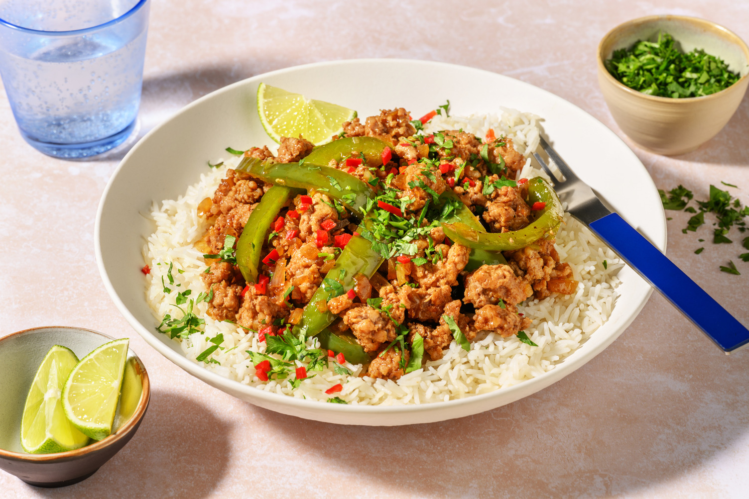 Wok di carne macinata, peperoni e salsa hoisin