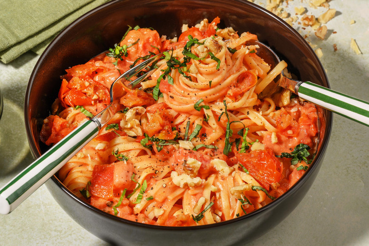 Hurtig linguine i cherrytomatsauce
