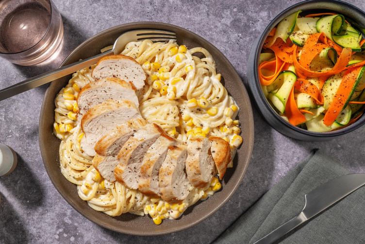 Ugnsstekt kyckling med krämig majsspagetti