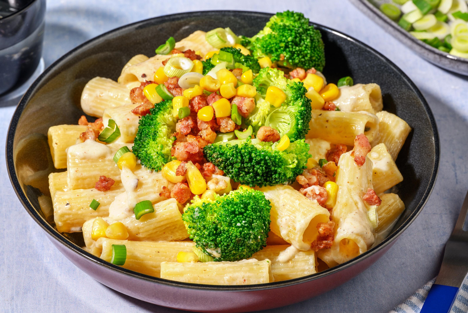 Rigatoni i cremet ostesauce  | Byg selv