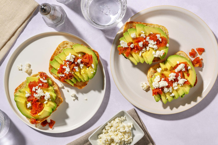 Surdegstoast med avokado