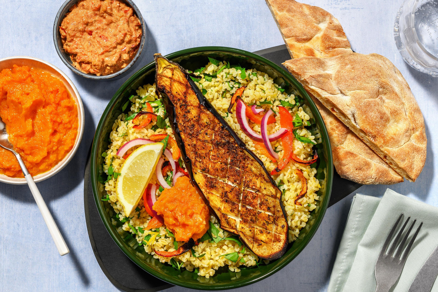 Aubergine met Midden-Oosterse kruiden en bulgur